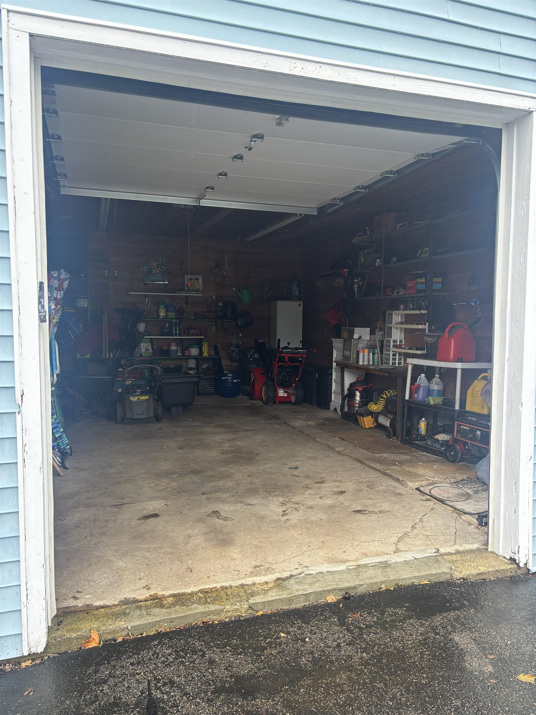 35 Water St, Epping, NH 03042