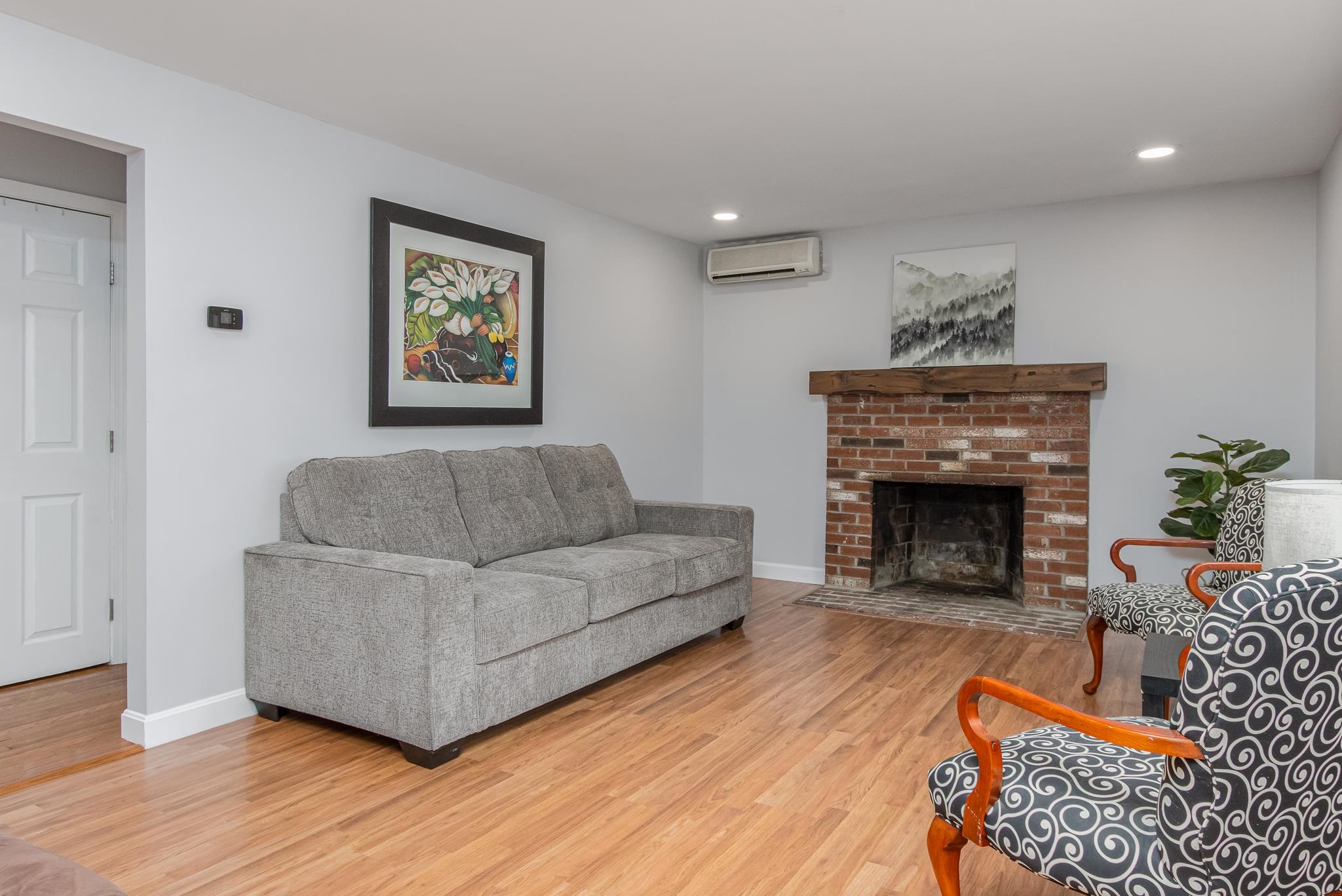 68 Benjamin St, Manchester, NH 03109