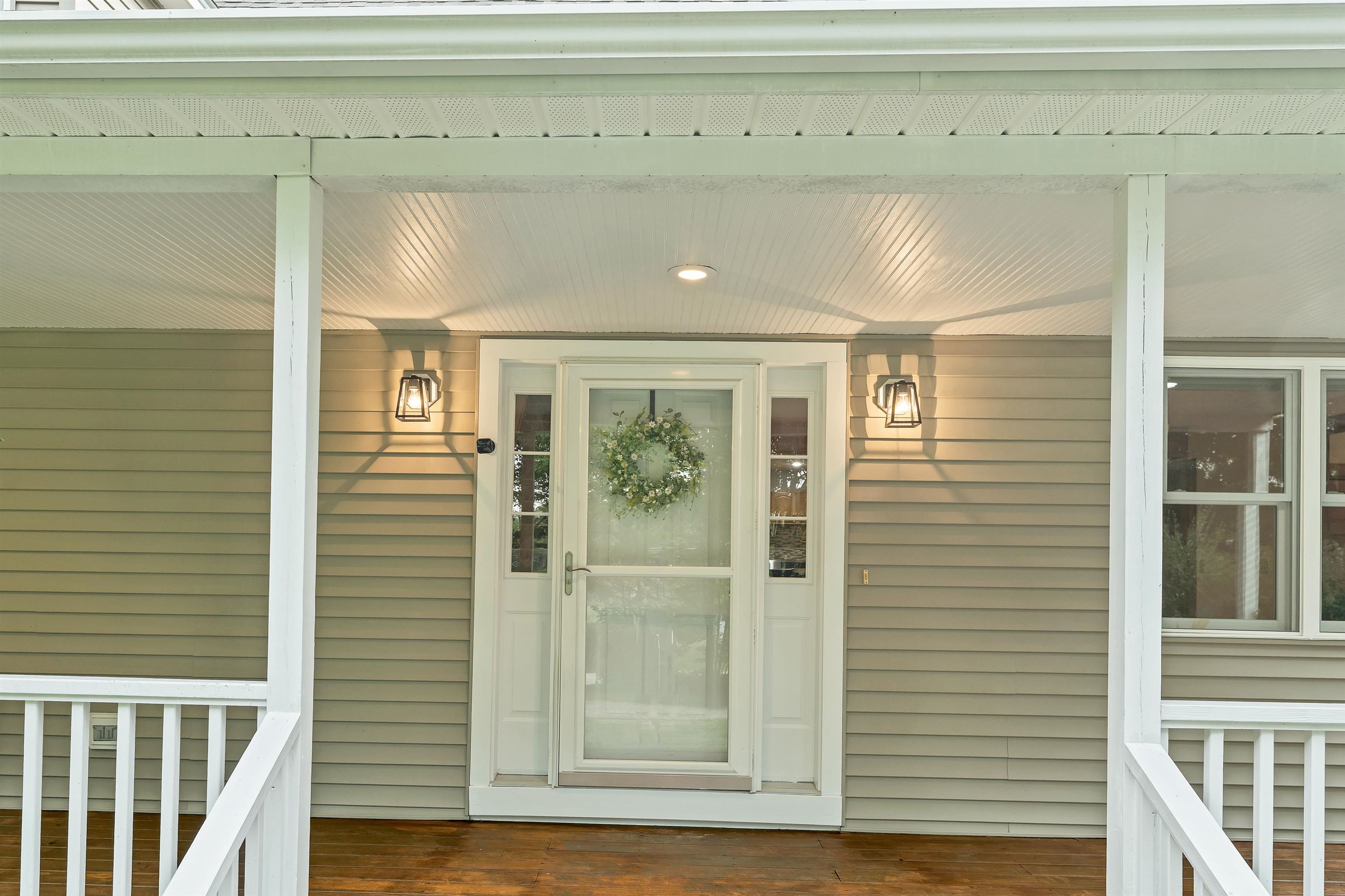 82 New , Newmarket, NH 03857