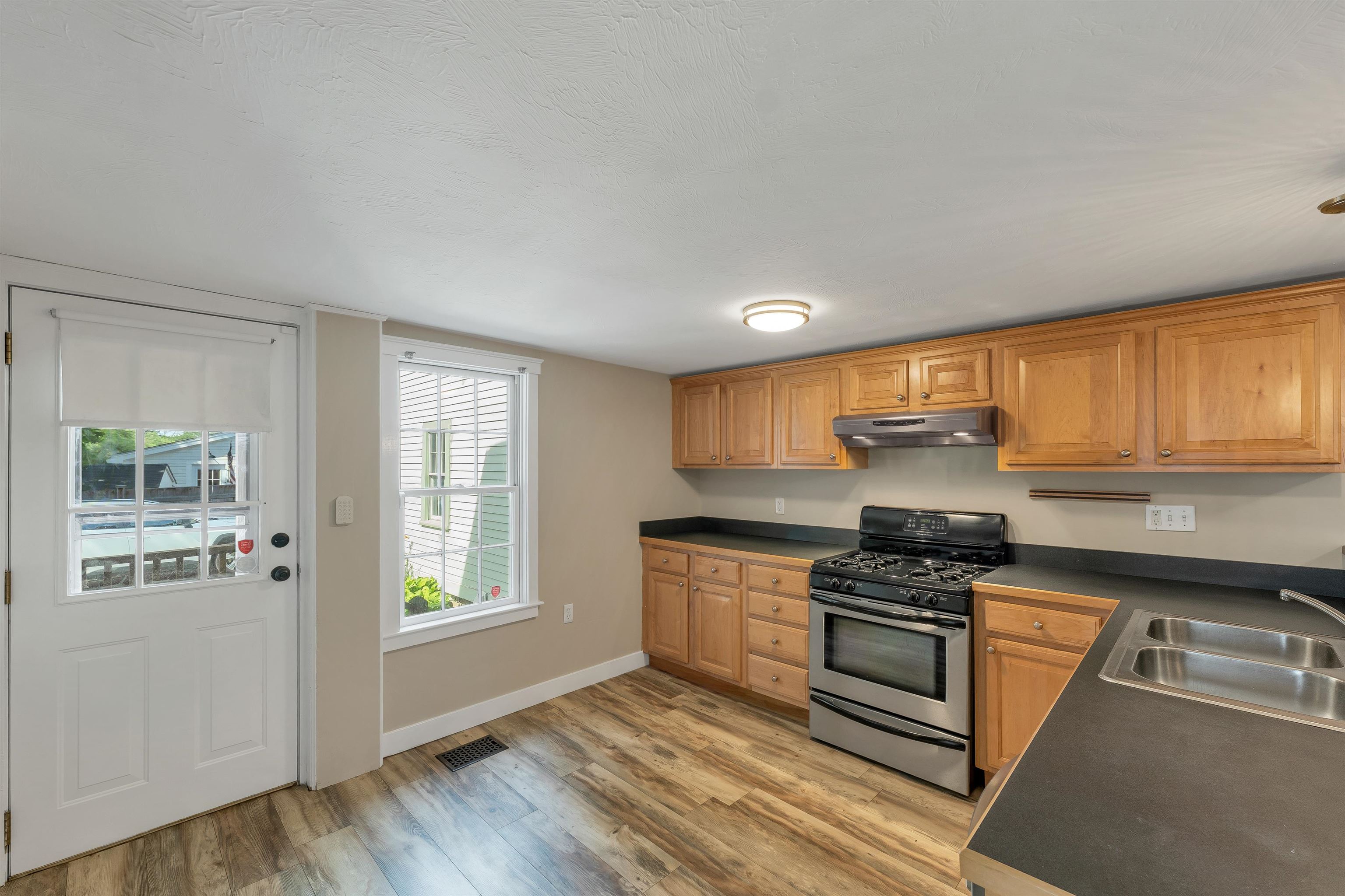 273 Maplewood Ave #3, Portsmouth, NH 03801