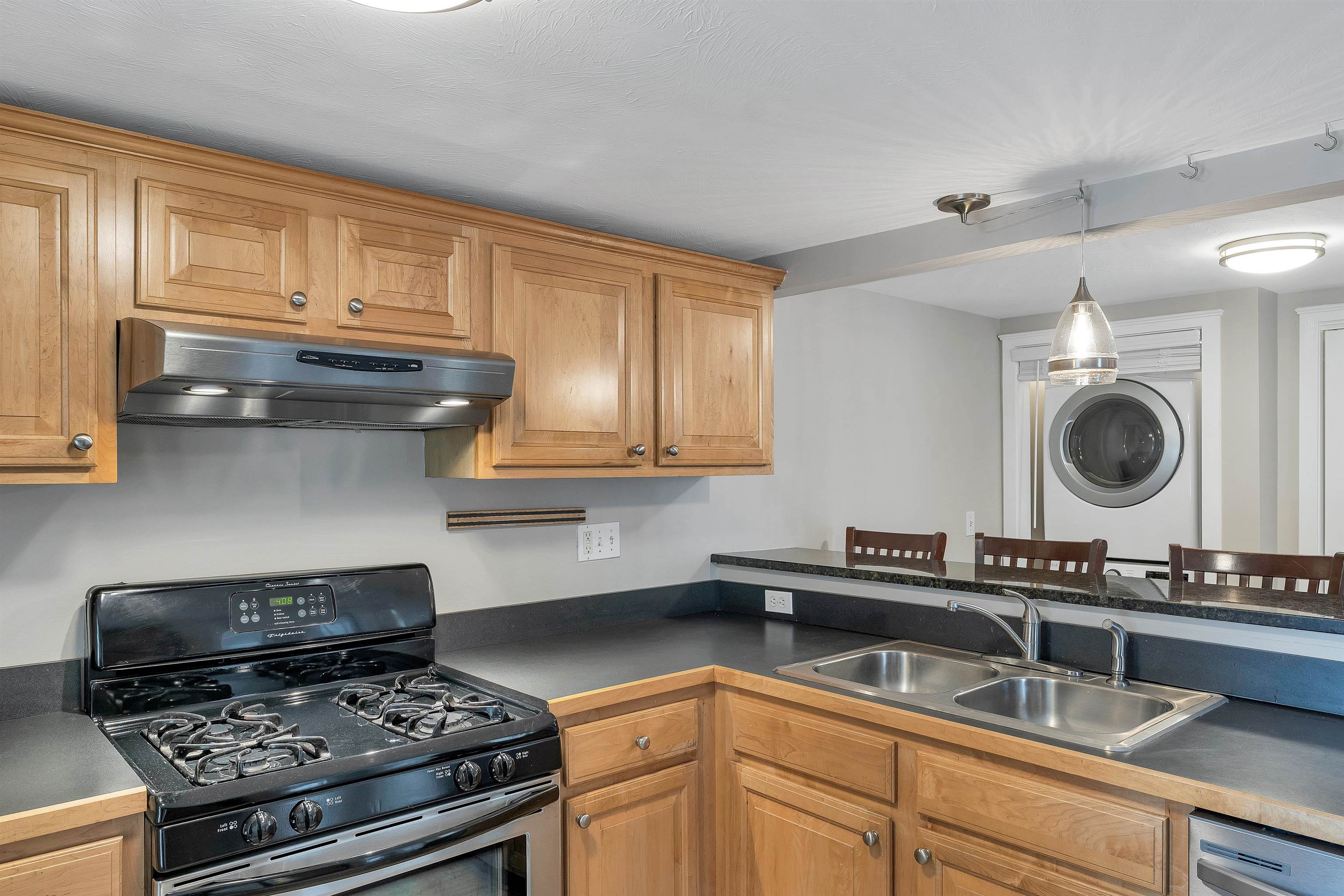 273 Maplewood Ave #3, Portsmouth, NH 03801