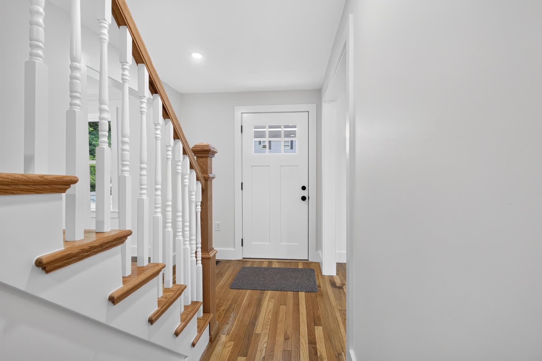 2 Sweetbriar Ln, Rochester, NH 03867