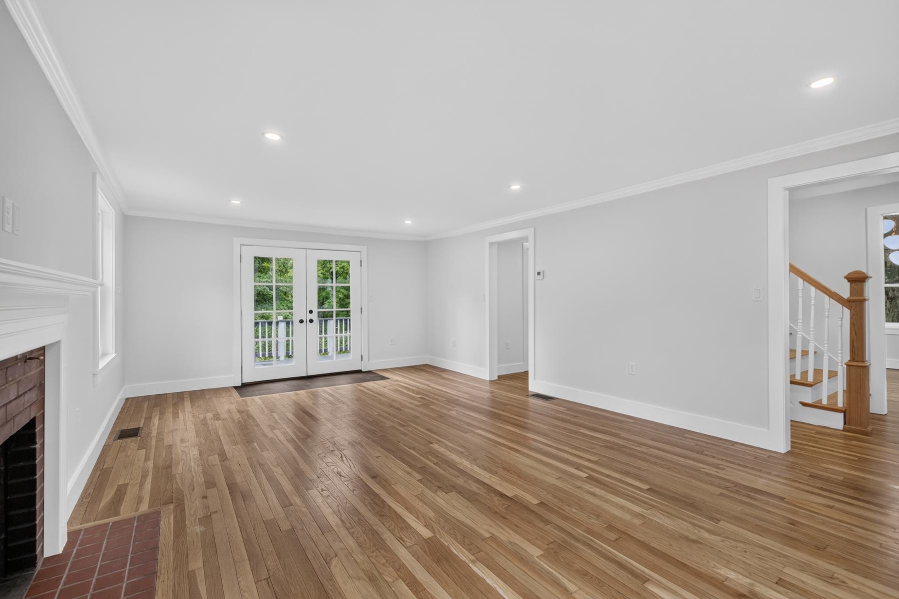 2 Sweetbriar Ln, Rochester, NH 03867