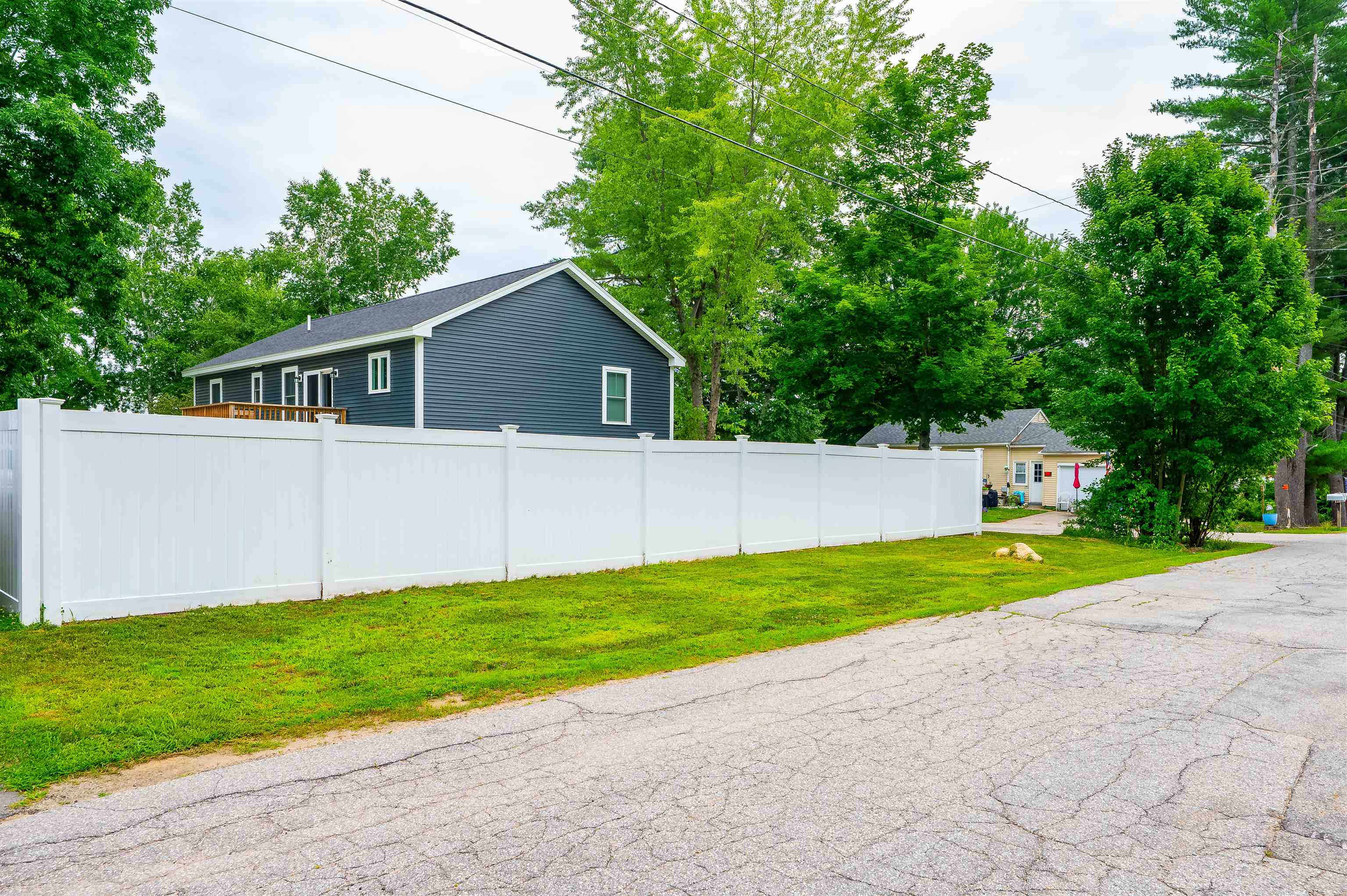 9 Lawn Ave, Rochester, NH 03867