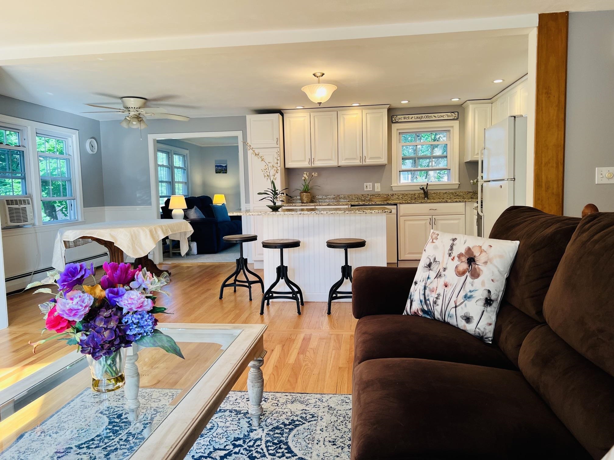 21 Elmwood Ave, Salem, NH 03079