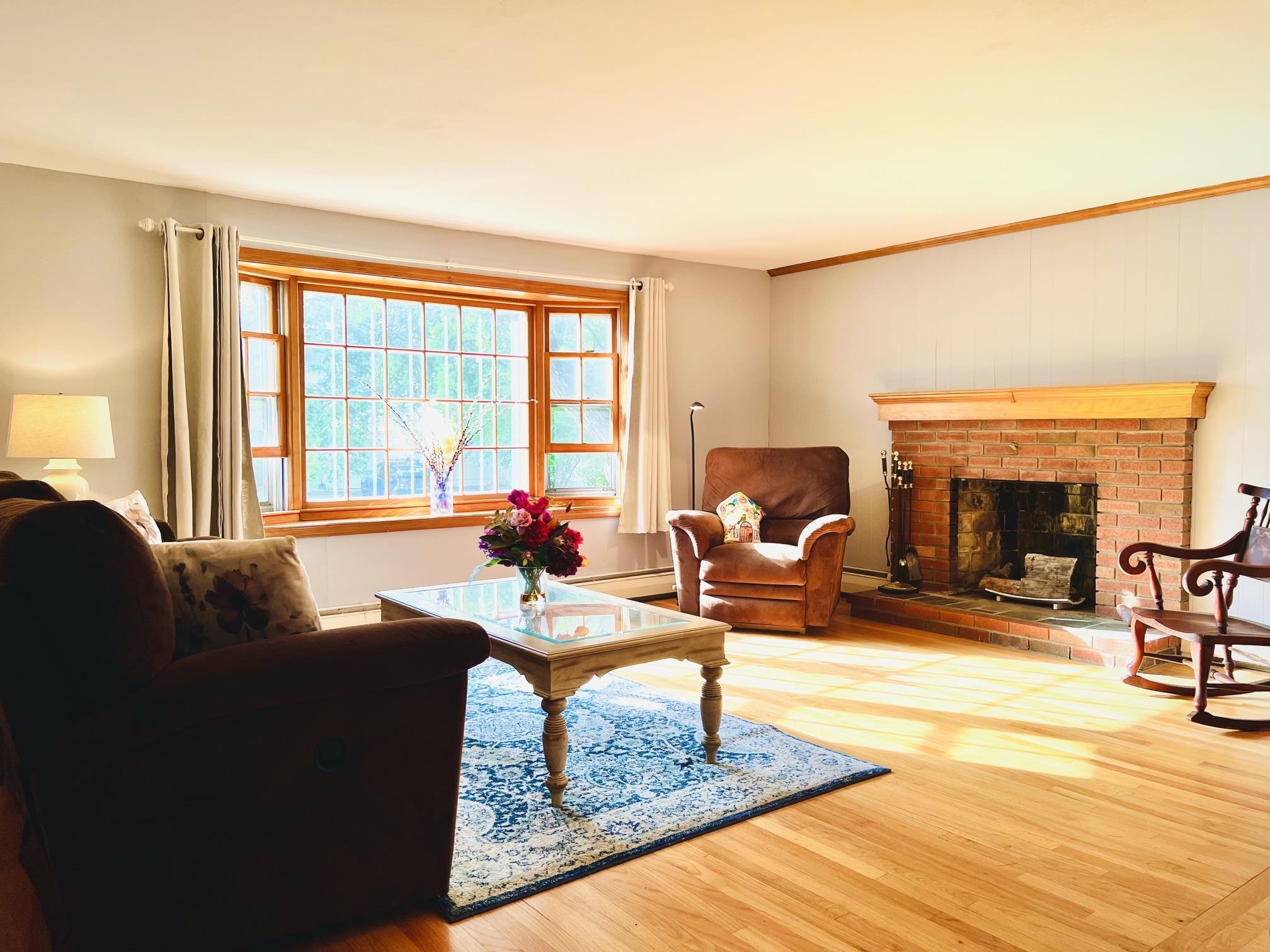 21 Elmwood Ave, Salem, NH 03079