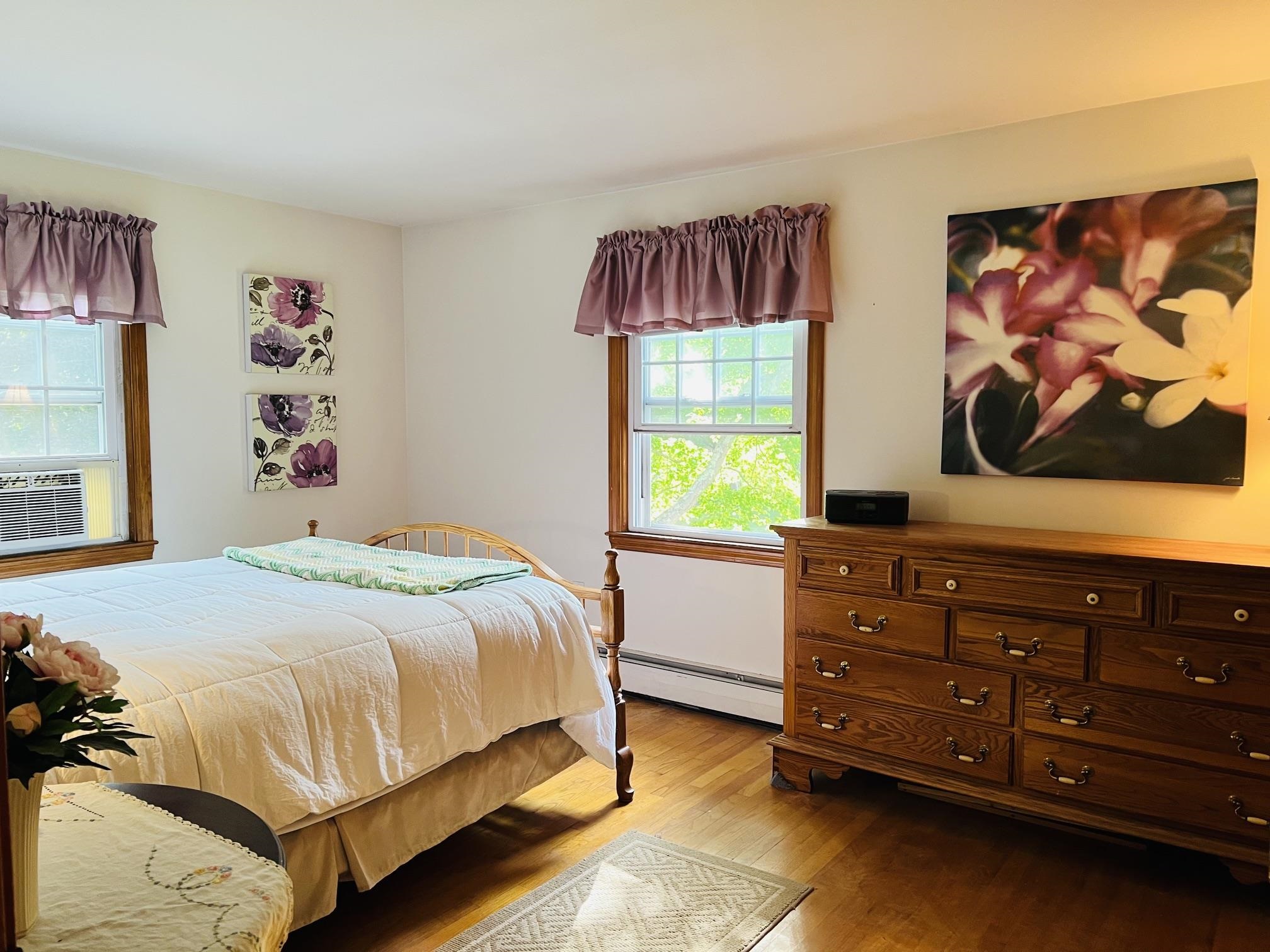 21 Elmwood Ave, Salem, NH 03079