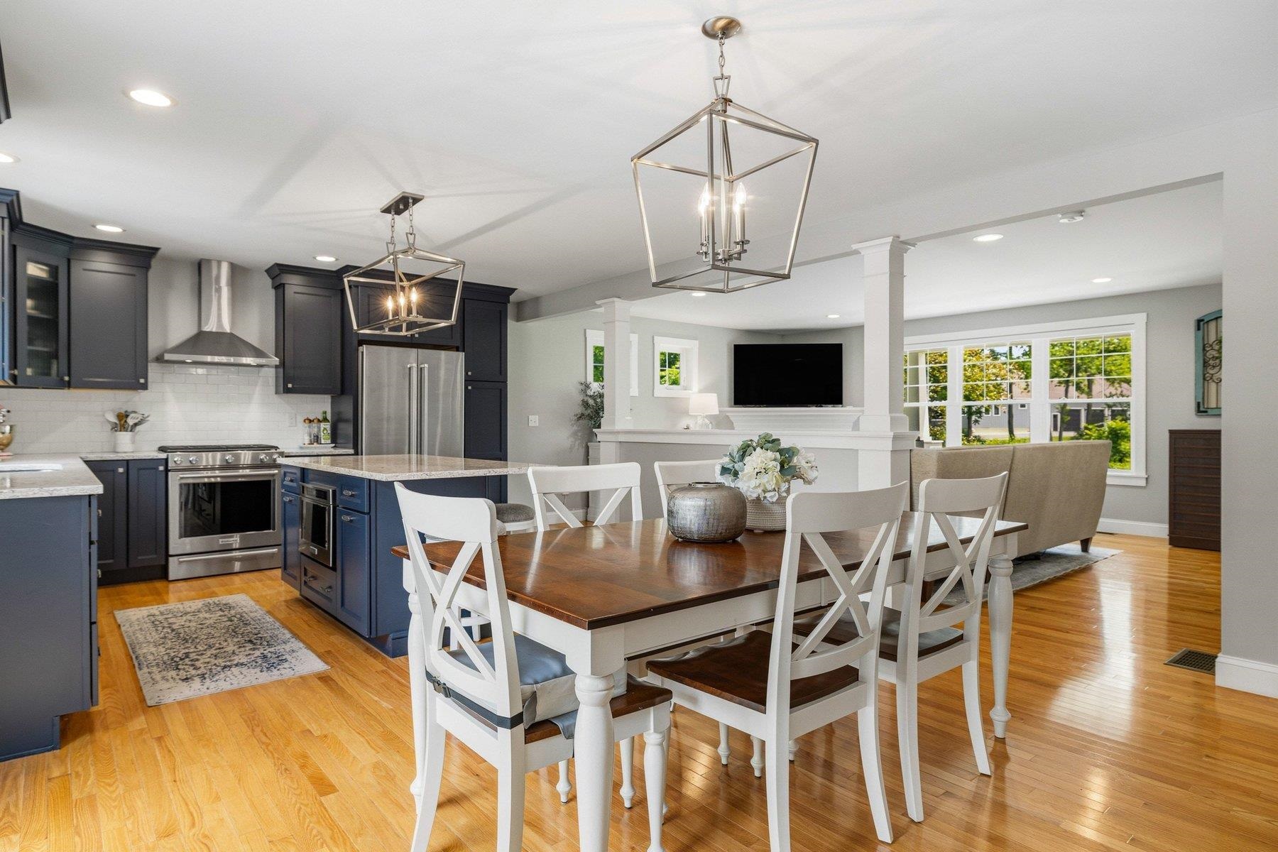 4 Betty Ln, Stratham, NH 03885