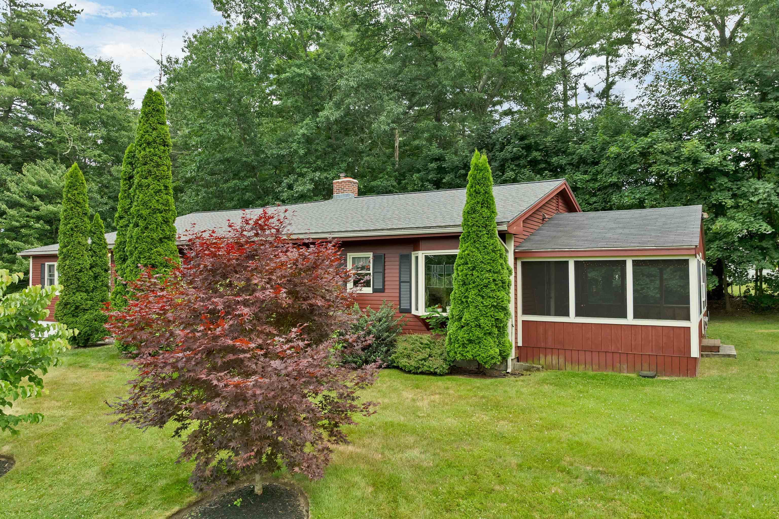 40 Coburn Ave, Nashua, NH 03063