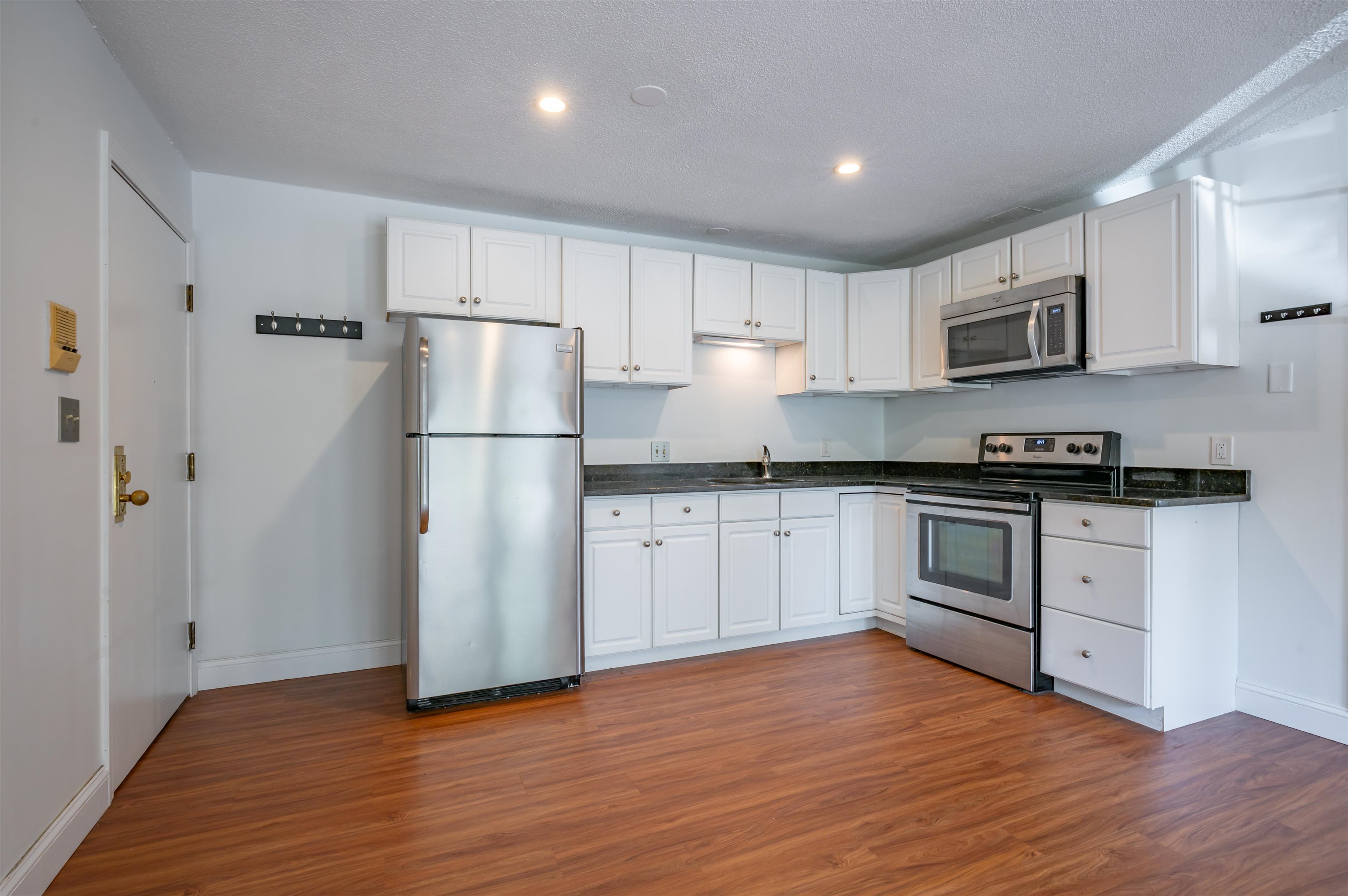 7 Autumn Leaf Dr #3, Nashua, NH 03060