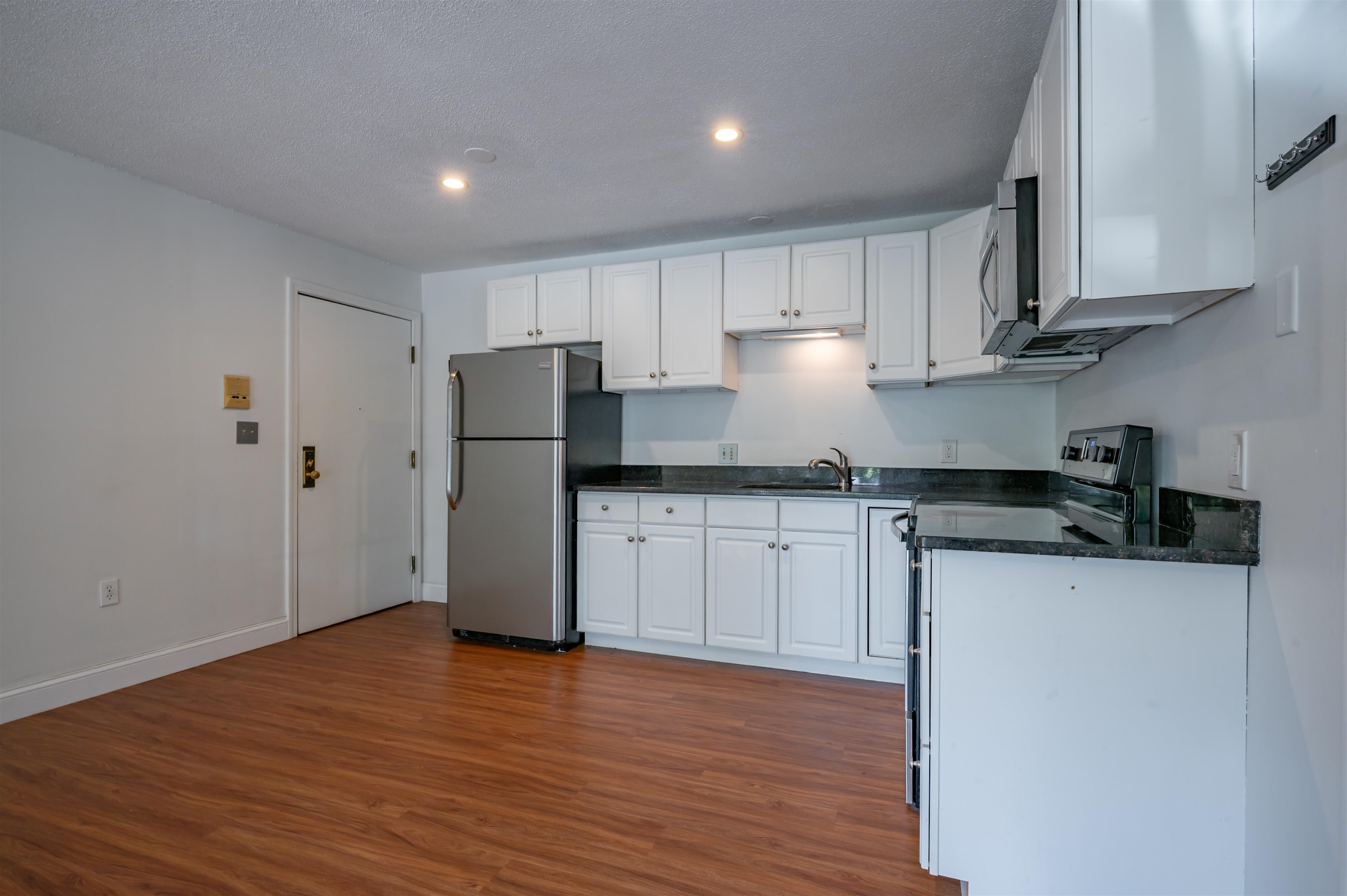 7 Autumn Leaf Dr #3, Nashua, NH 03060