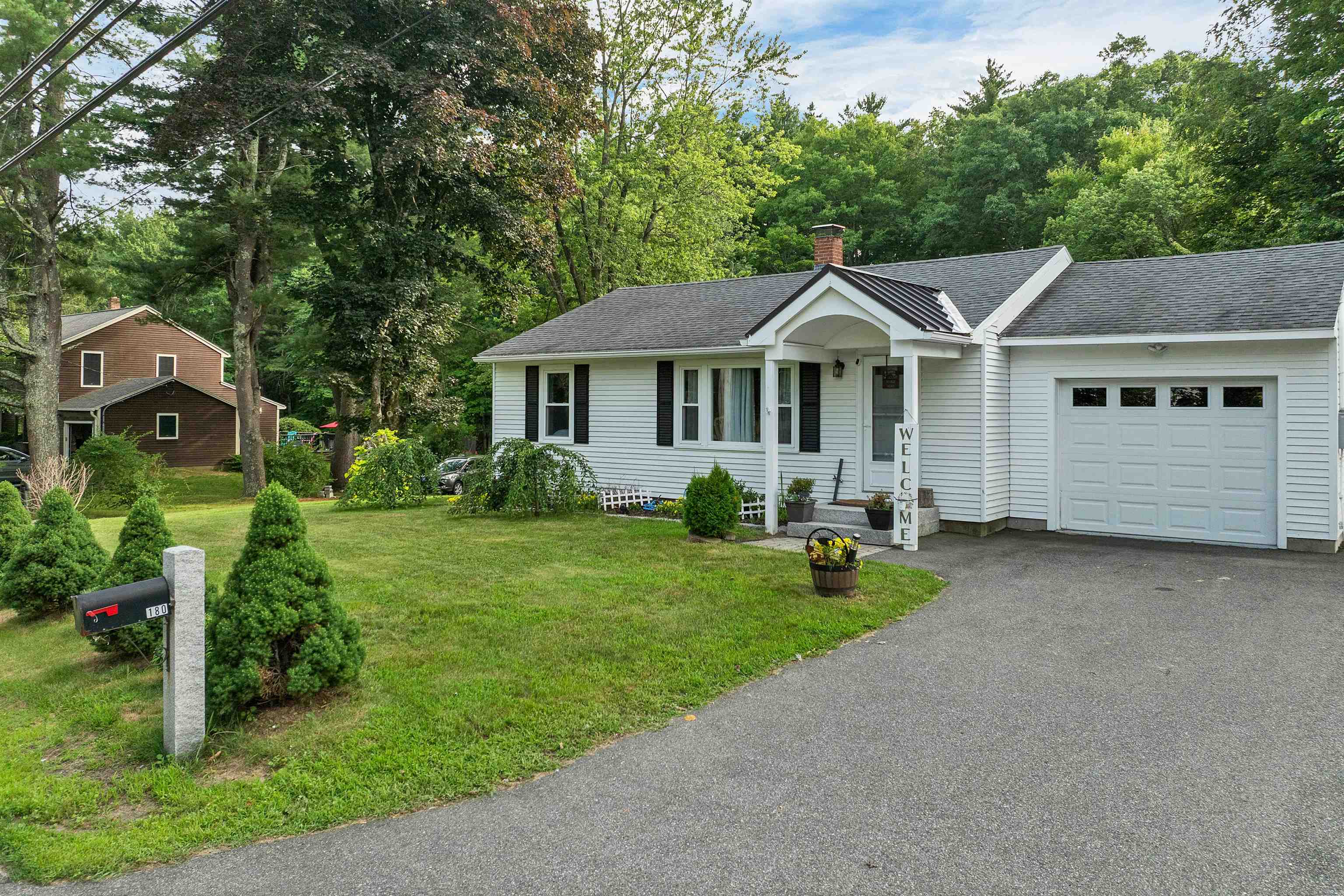 180 E Main St, Hampstead, NH 03826