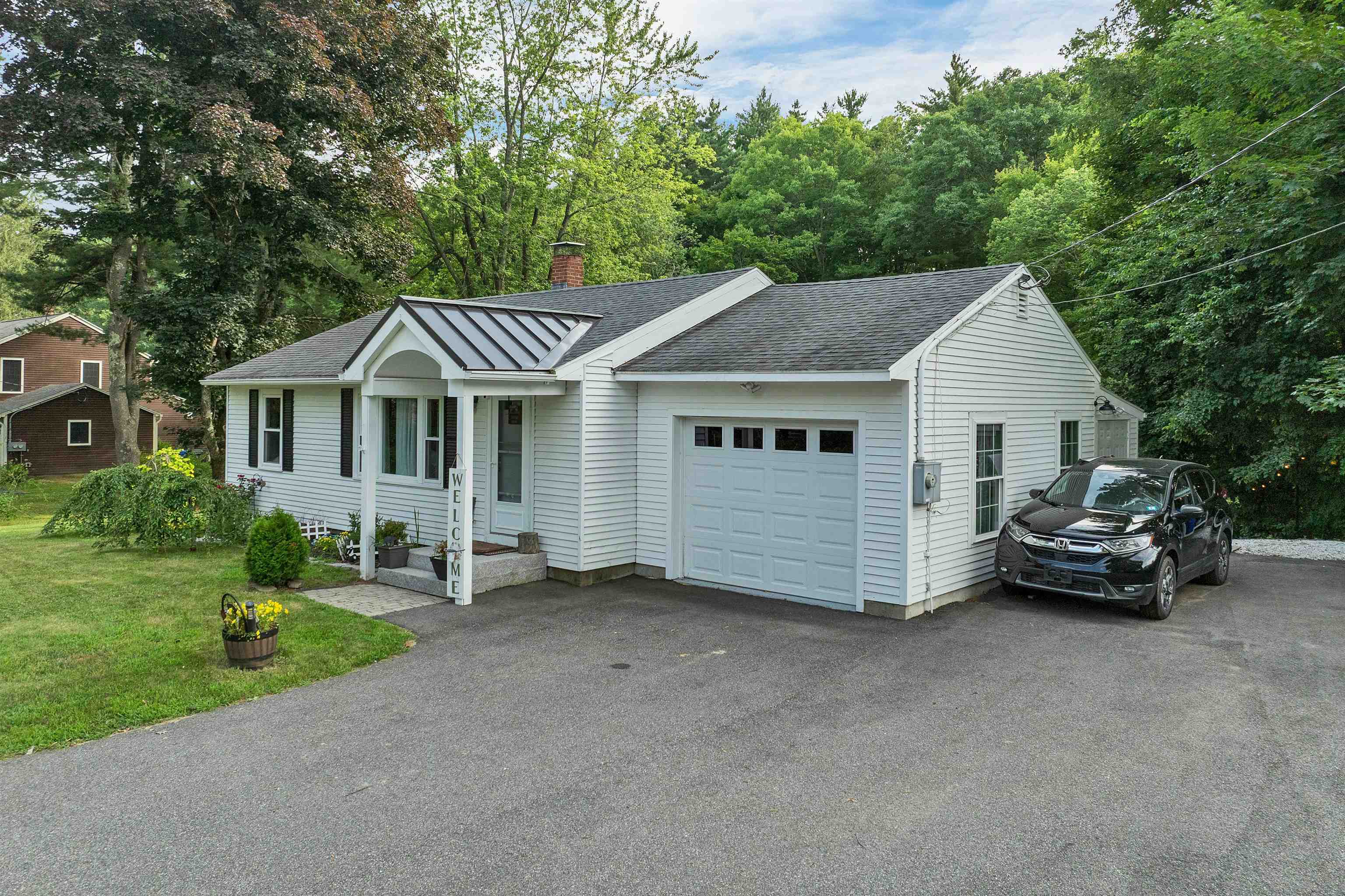 180 E Main St, Hampstead, NH 03826