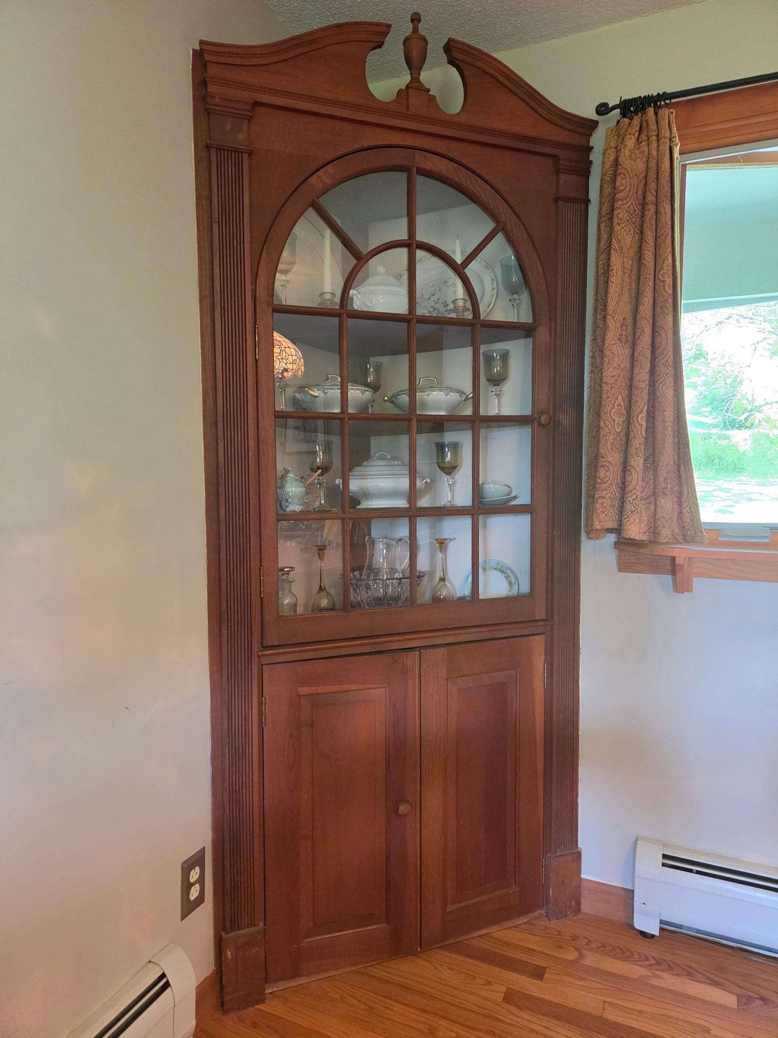DINING ROOM BUILT IN