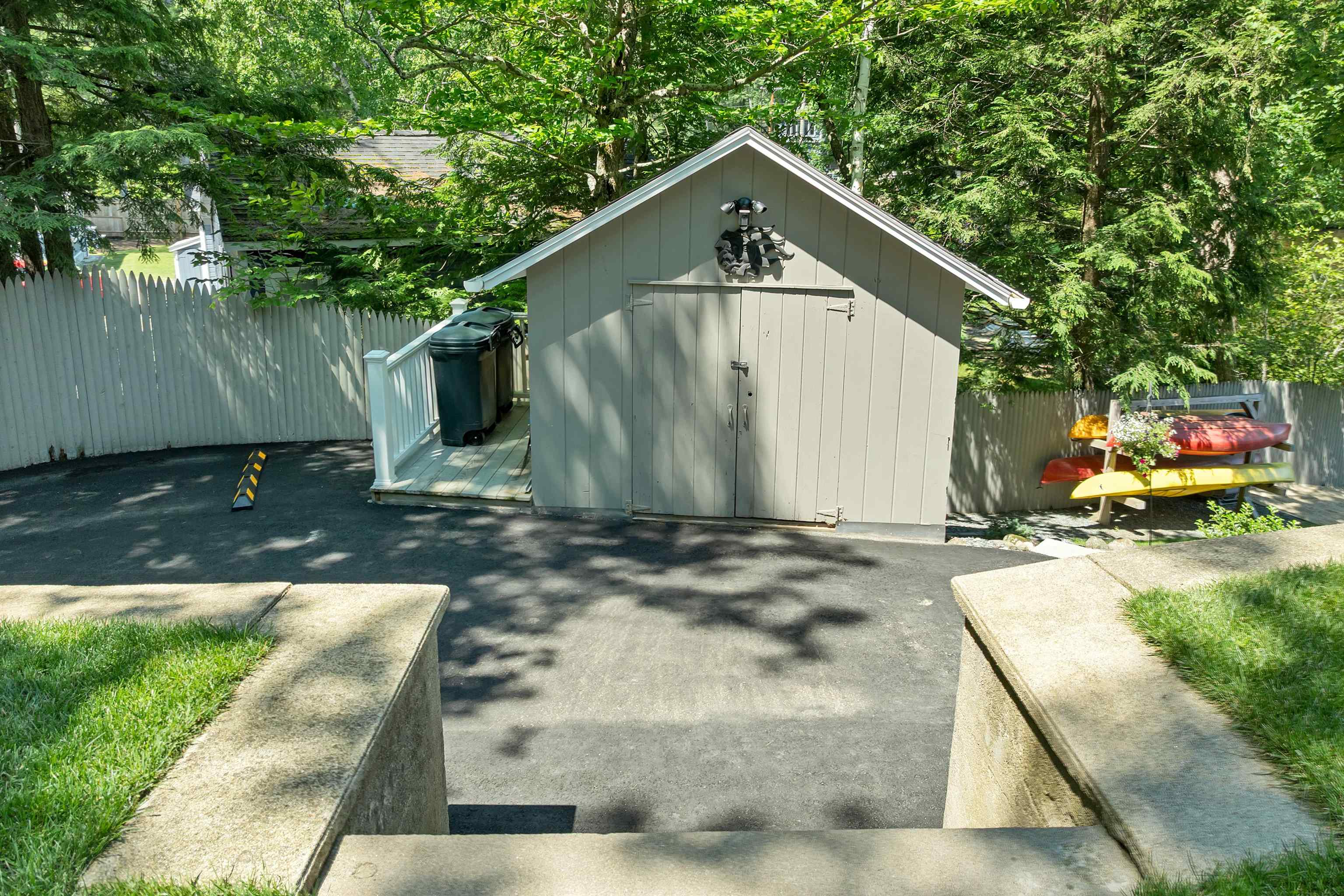 11 Farmington Rd, Alton, NH 03810