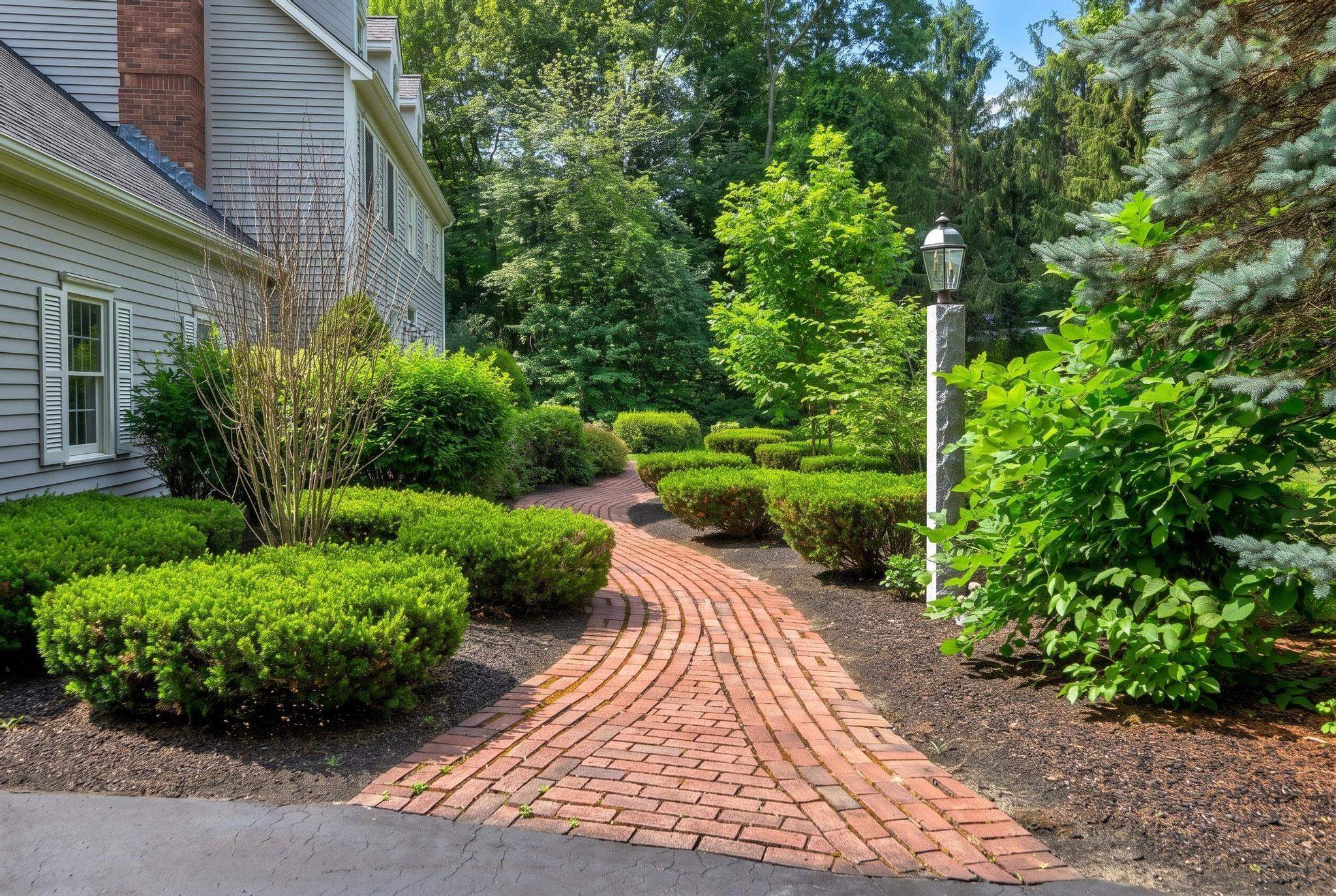 8 Bear Hill Rd, Windham, NH 03087
