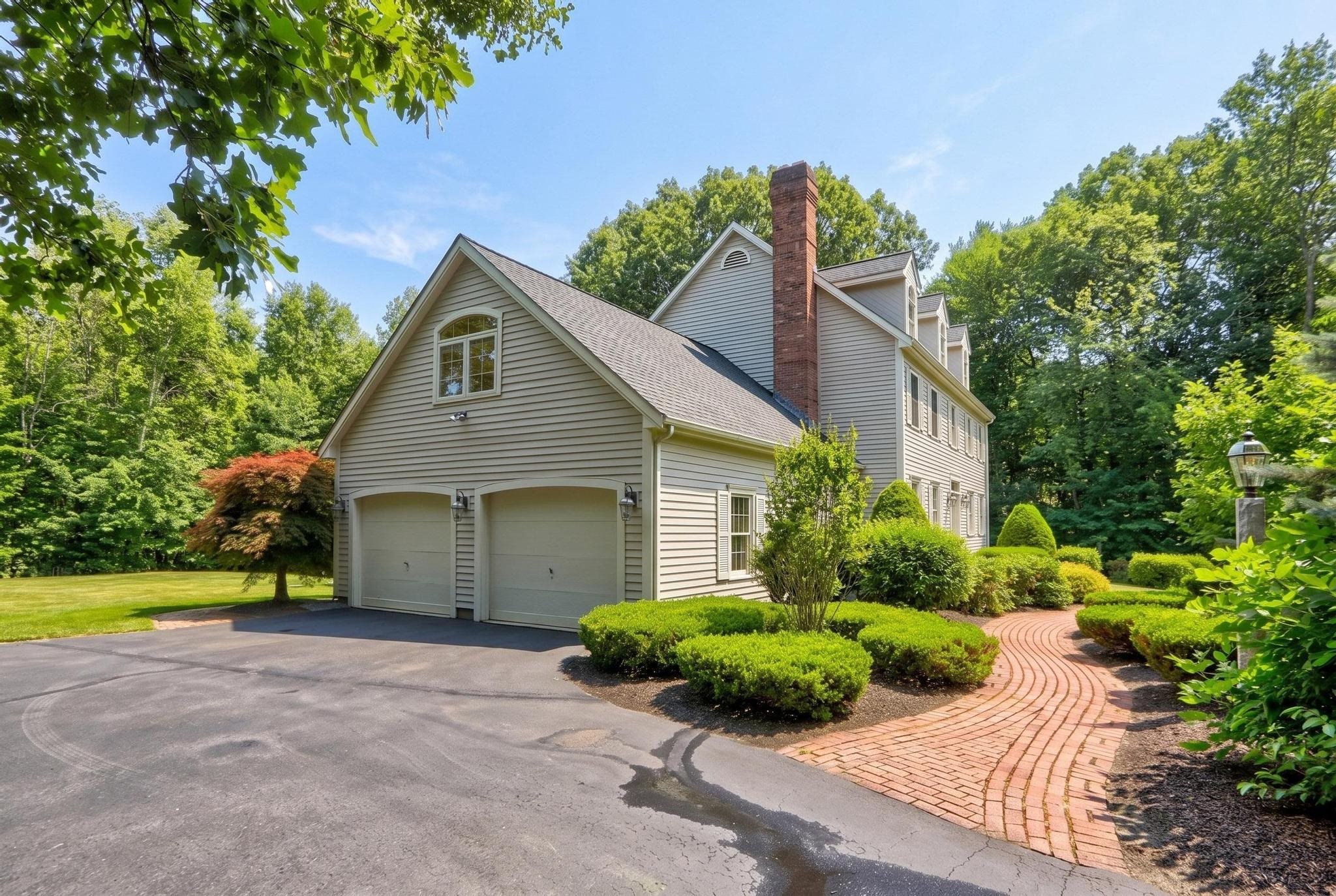 8 Bear Hill Rd, Windham, NH 03087