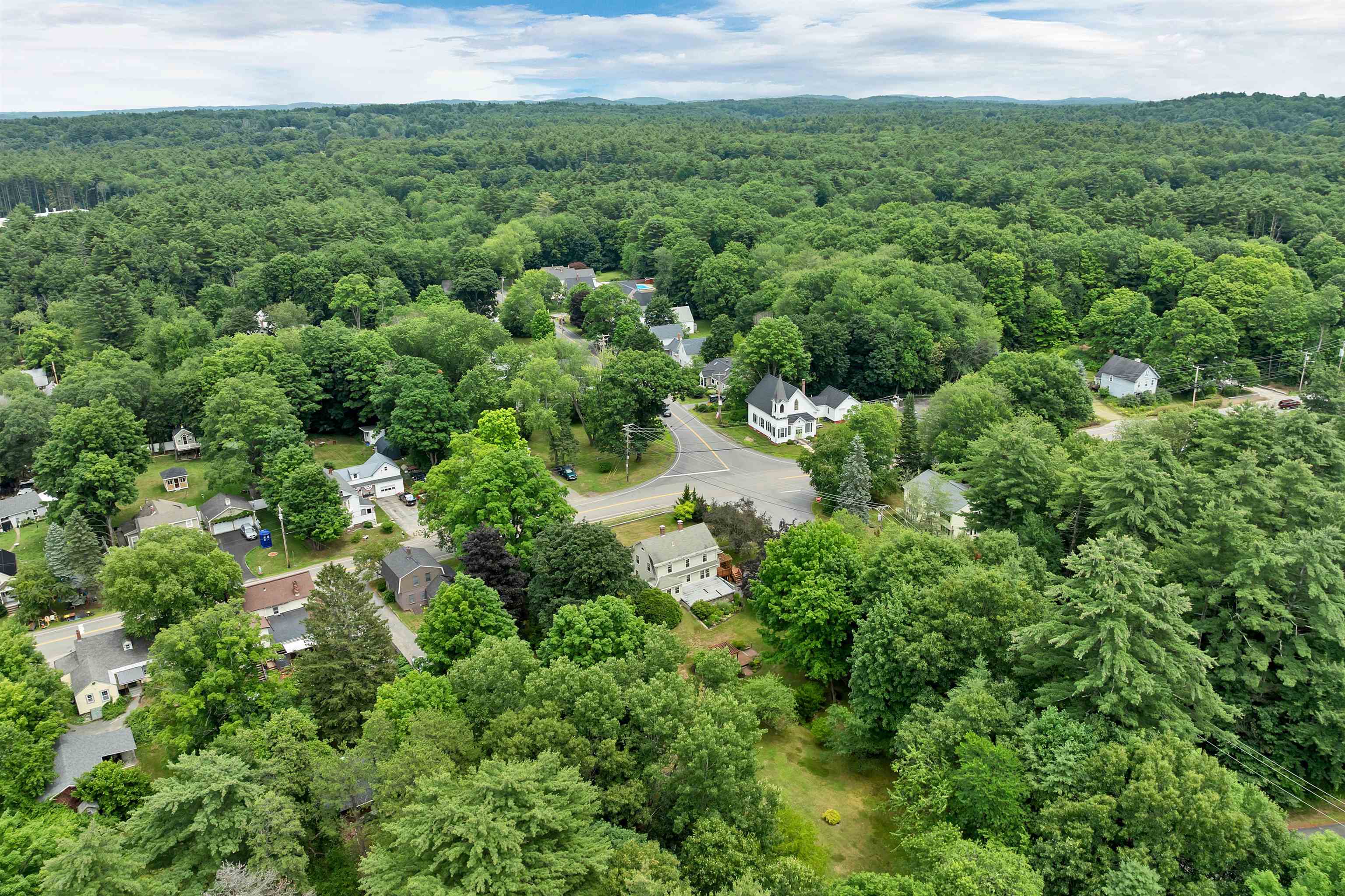 23 West Main St, Newton, NH 03859