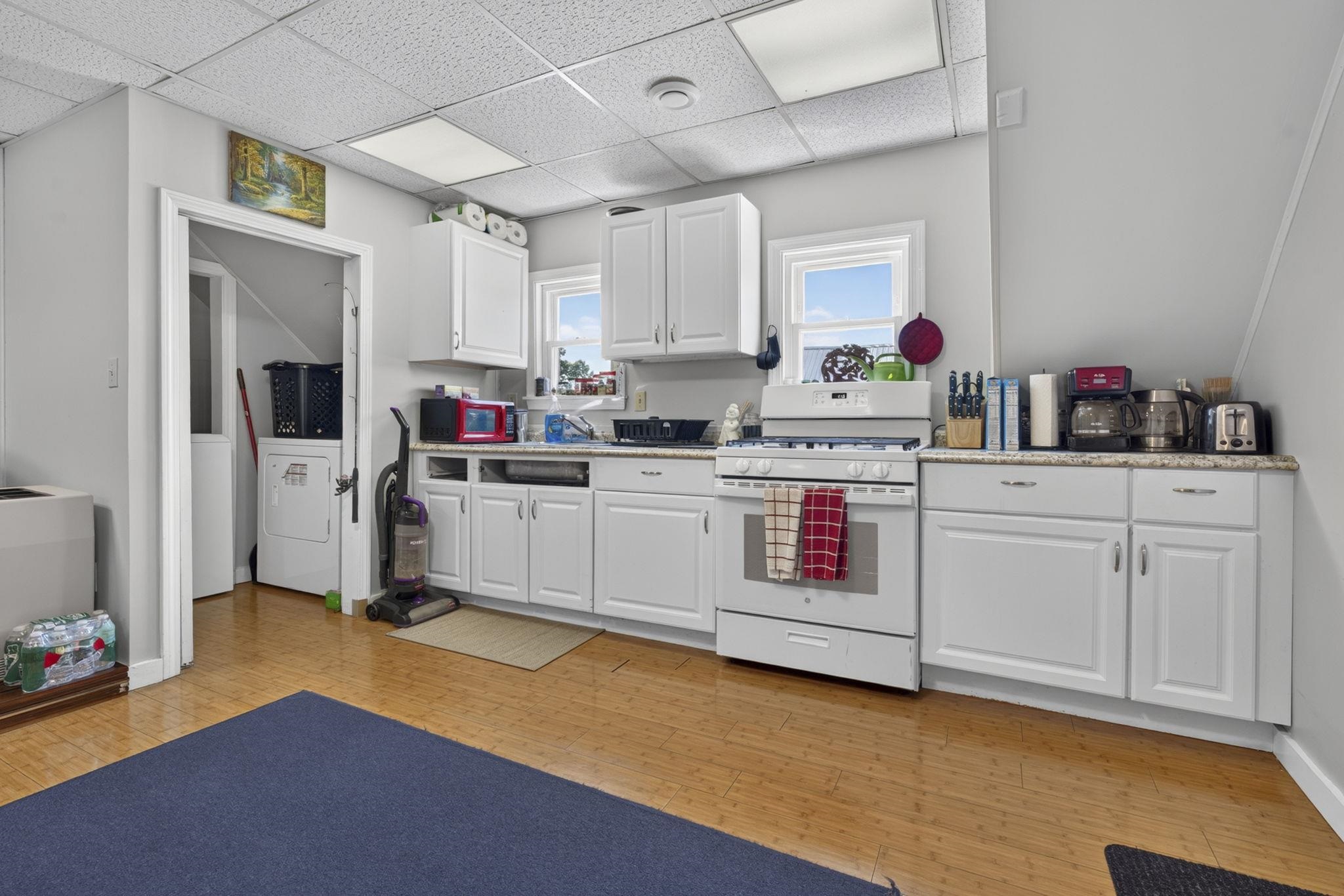 649 Second St, Manchester, NH 03102