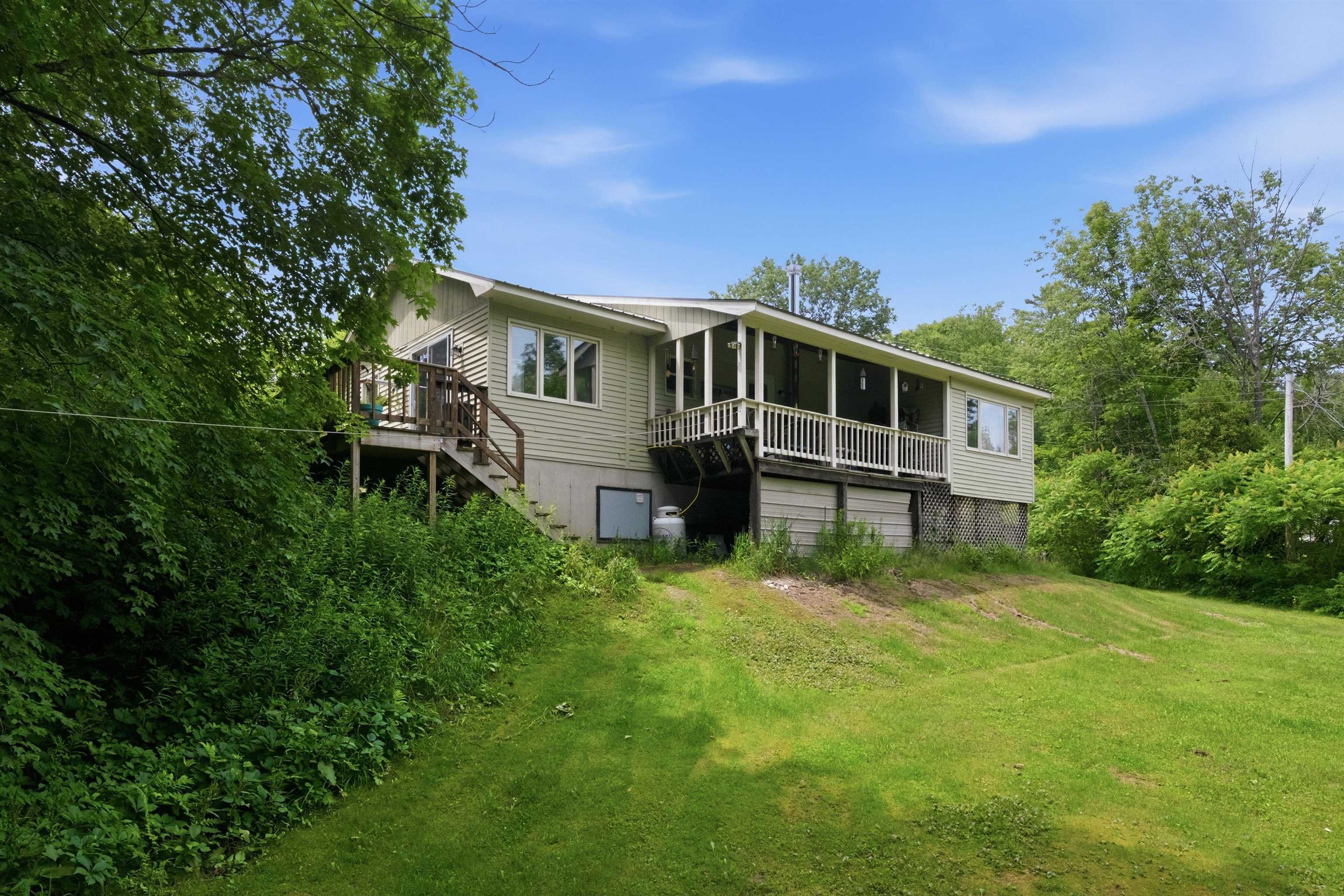 306 Stinson Lake Rd, Rumney, NH 03266
