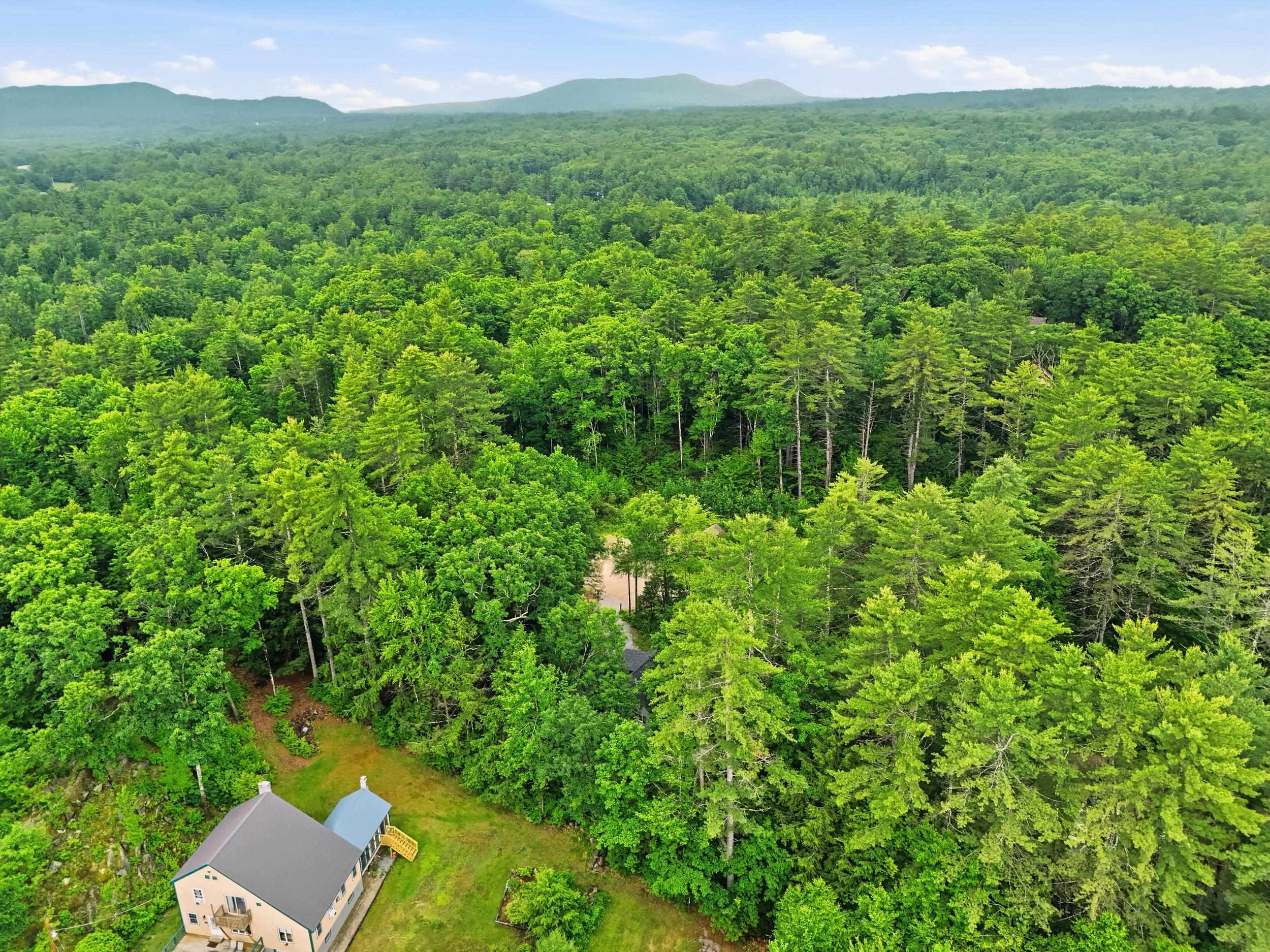 26 Bobolink Ln, Hillsborough, NH 03244