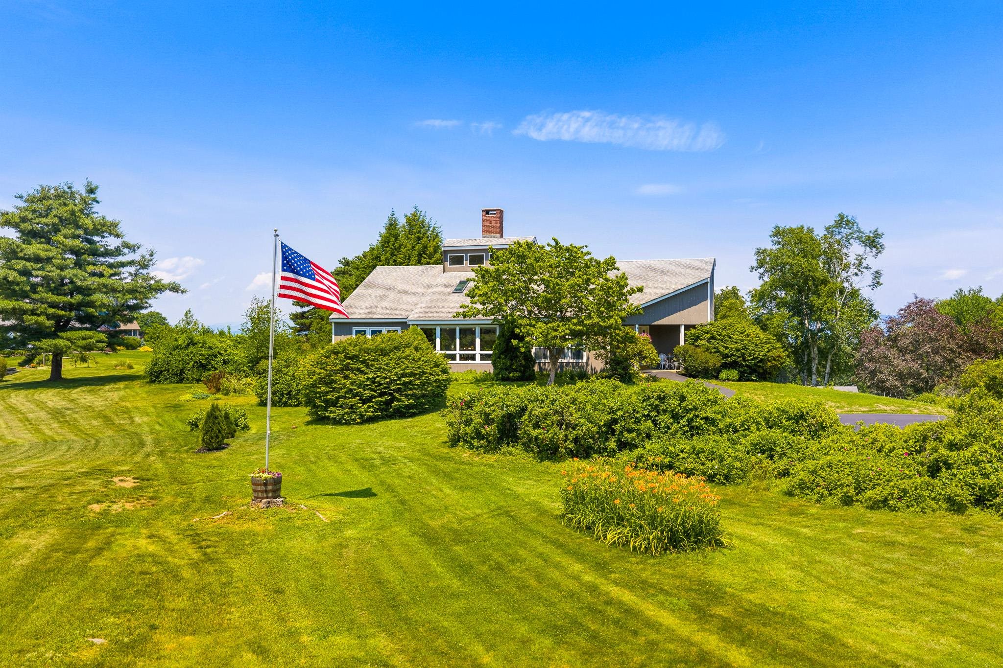 6 Beacon Hill Rd, Gilford, NH 03249