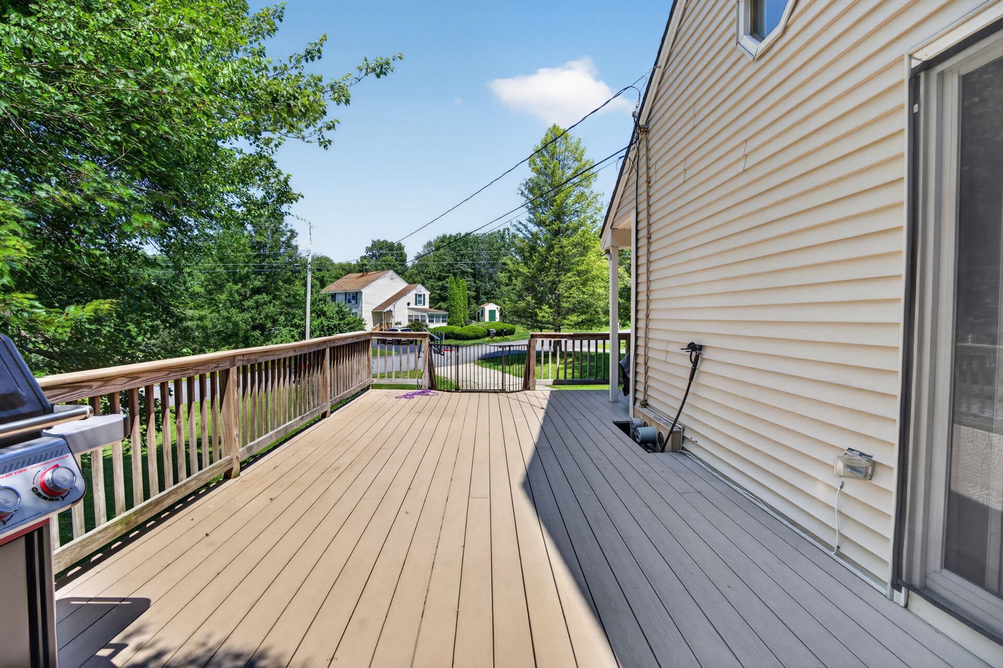 5 Richardson Dr #R, Derry, NH 03038