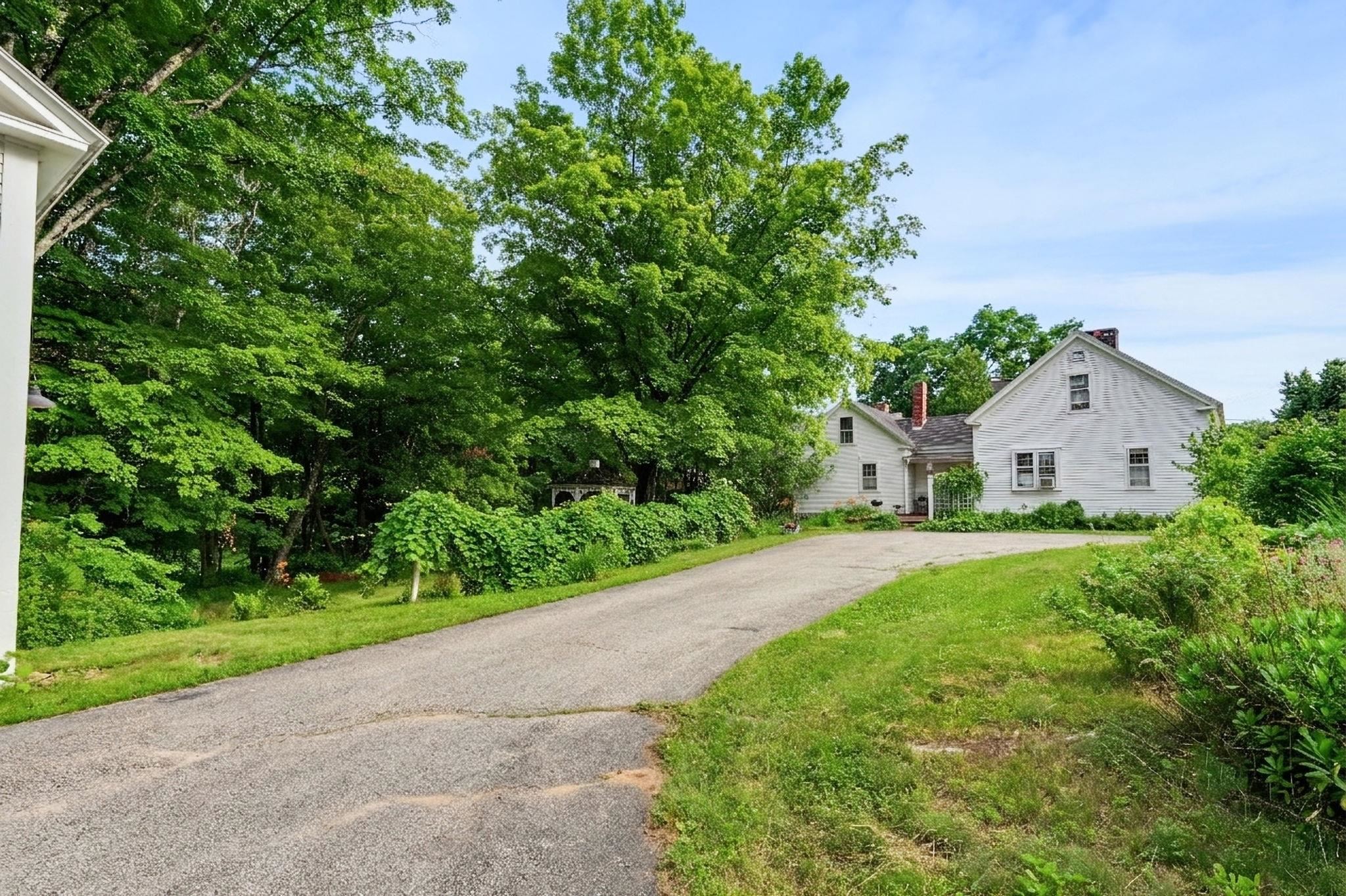 7 Bennington Rd, Hancock, NH 03449