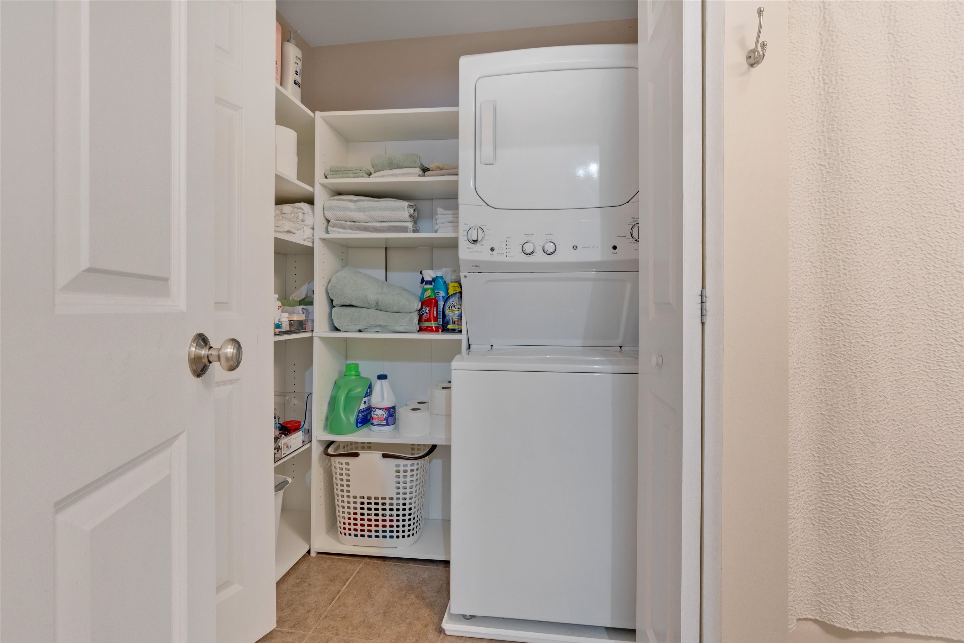 21 Townsend Dr, Dover, NH 03820