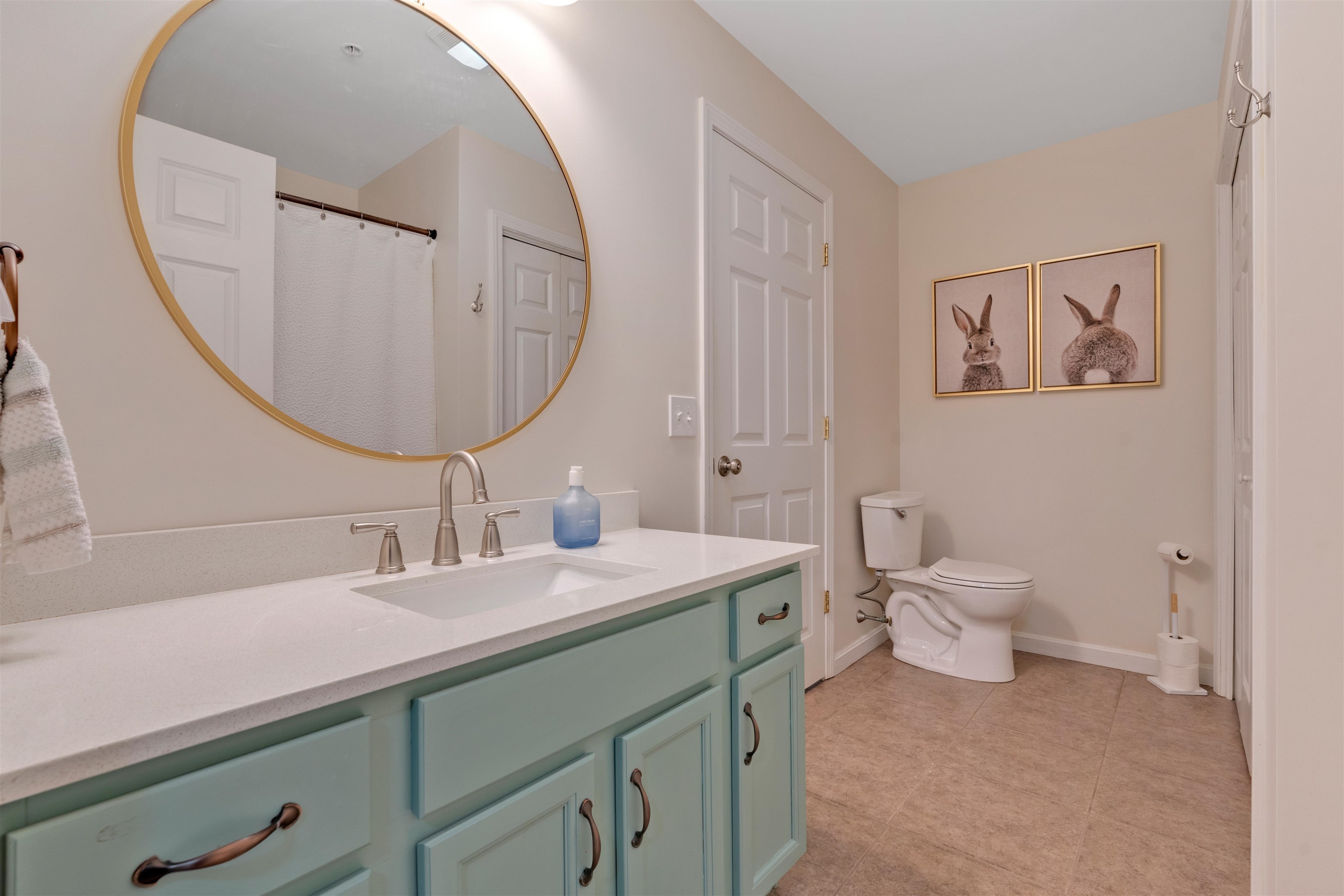 21 Townsend Dr, Dover, NH 03820