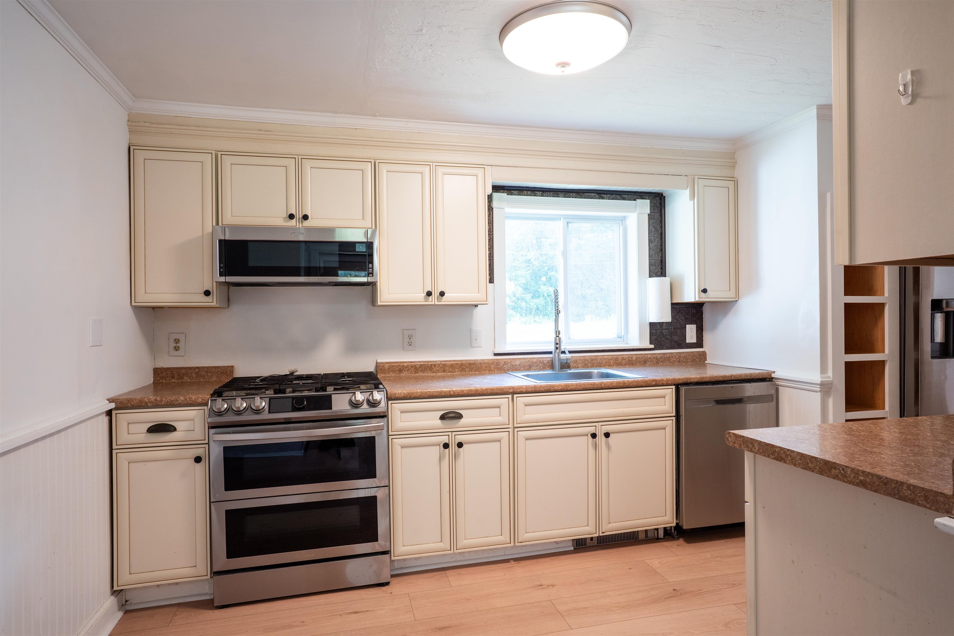 905 New Hampton Rd, Sanbornton, NH 03269
