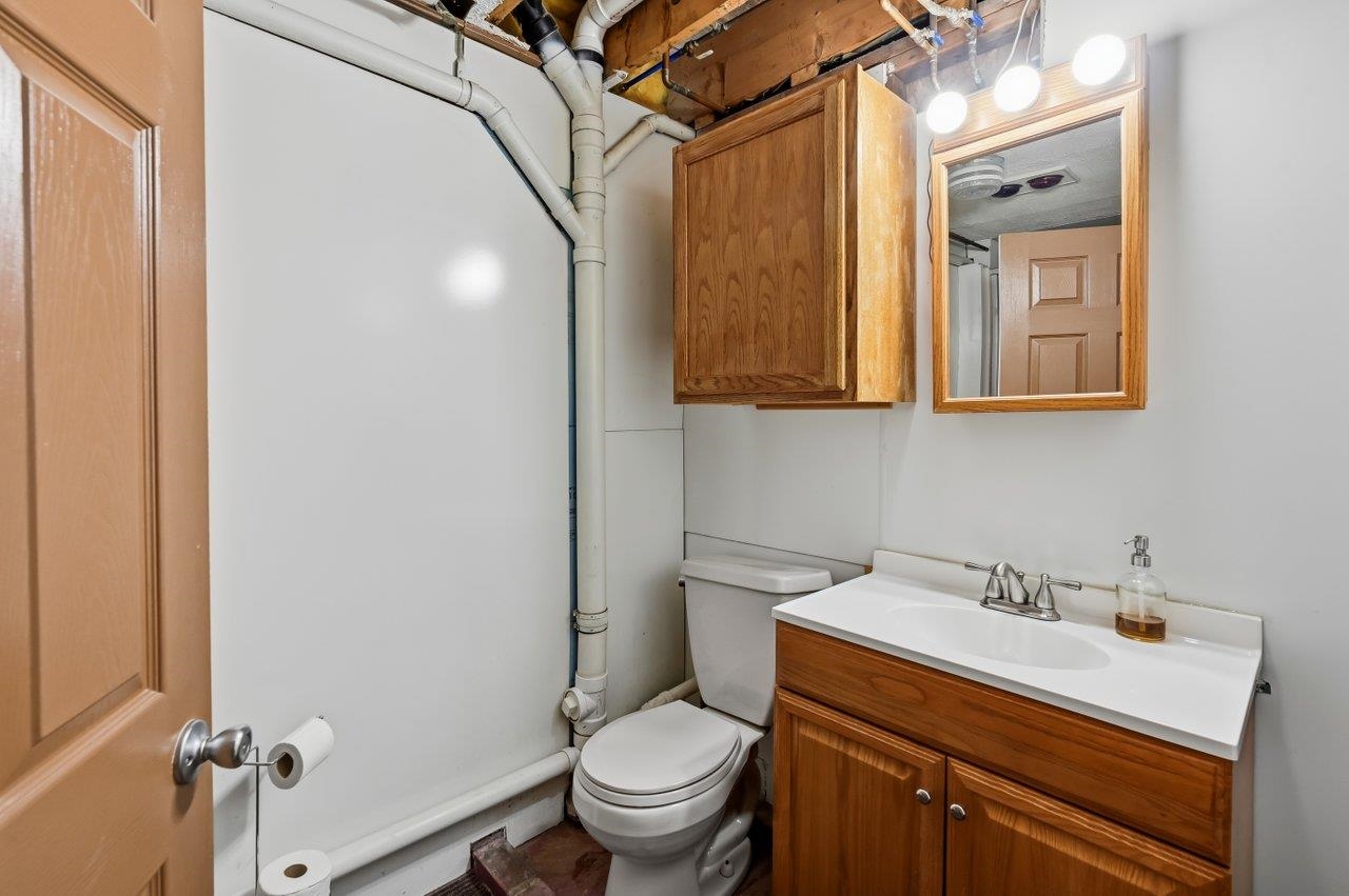 13 Pearl St, Somersworth, NH 03878