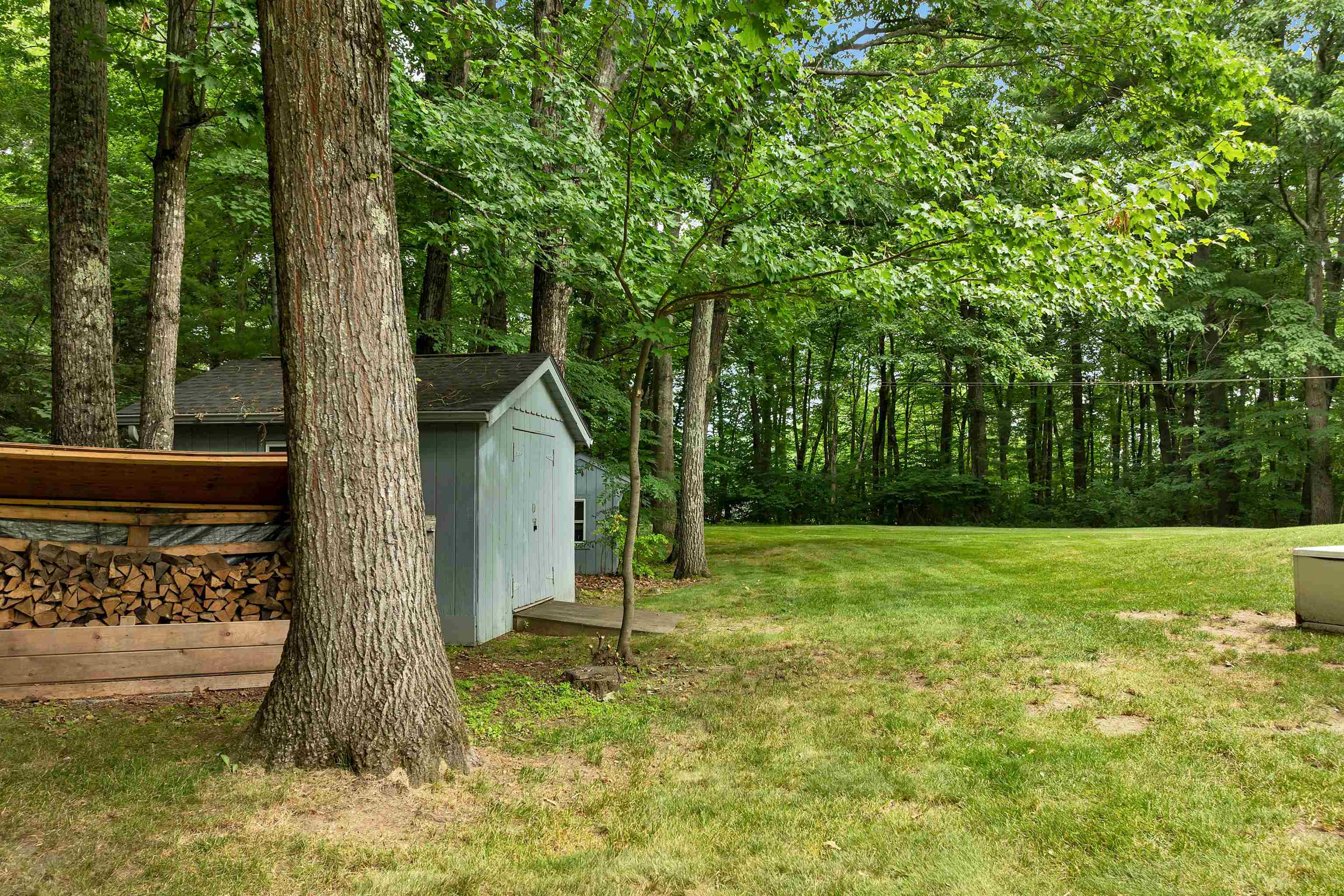 43 Redfield Cir, Derry, NH 03038