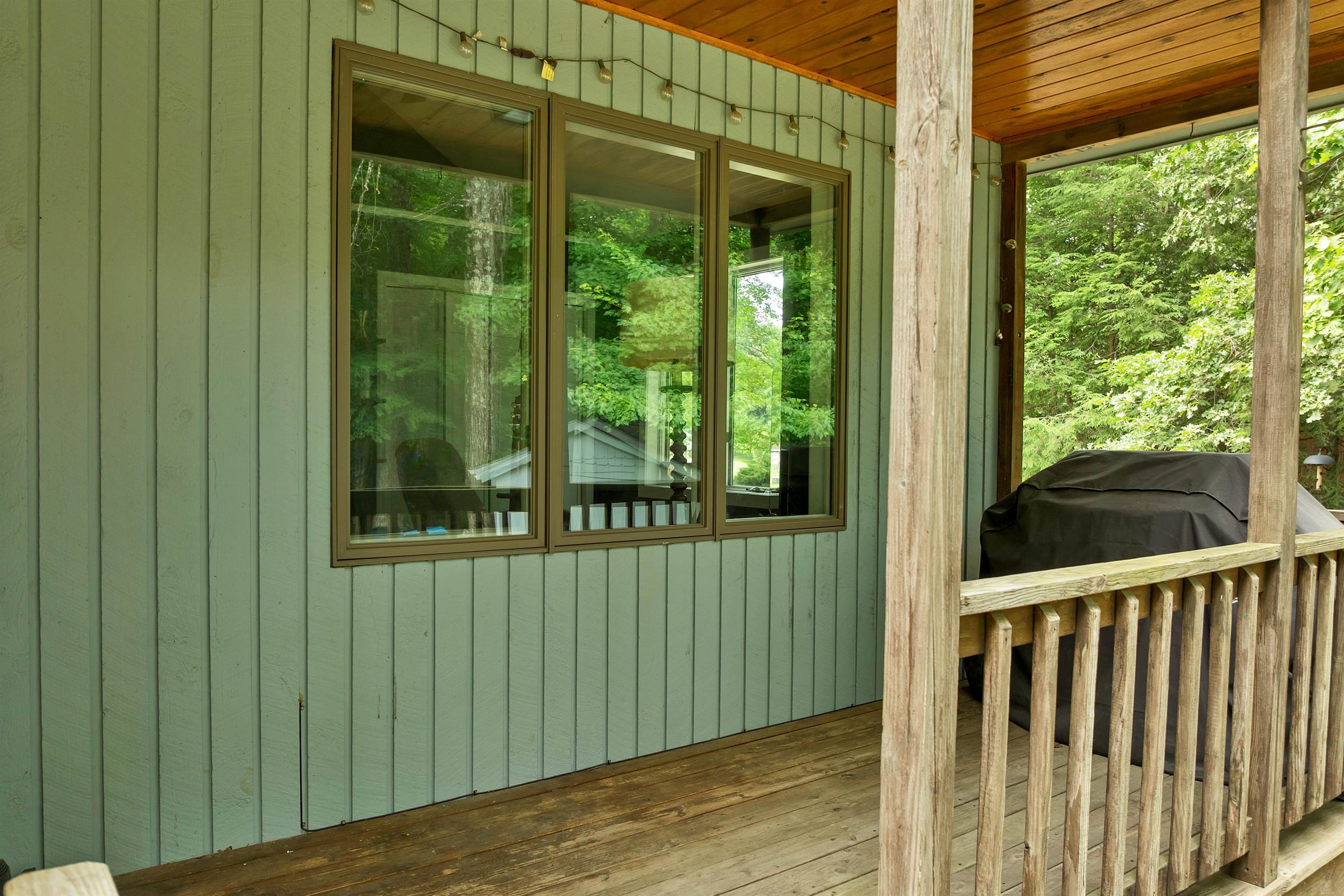 43 Redfield Cir, Derry, NH 03038