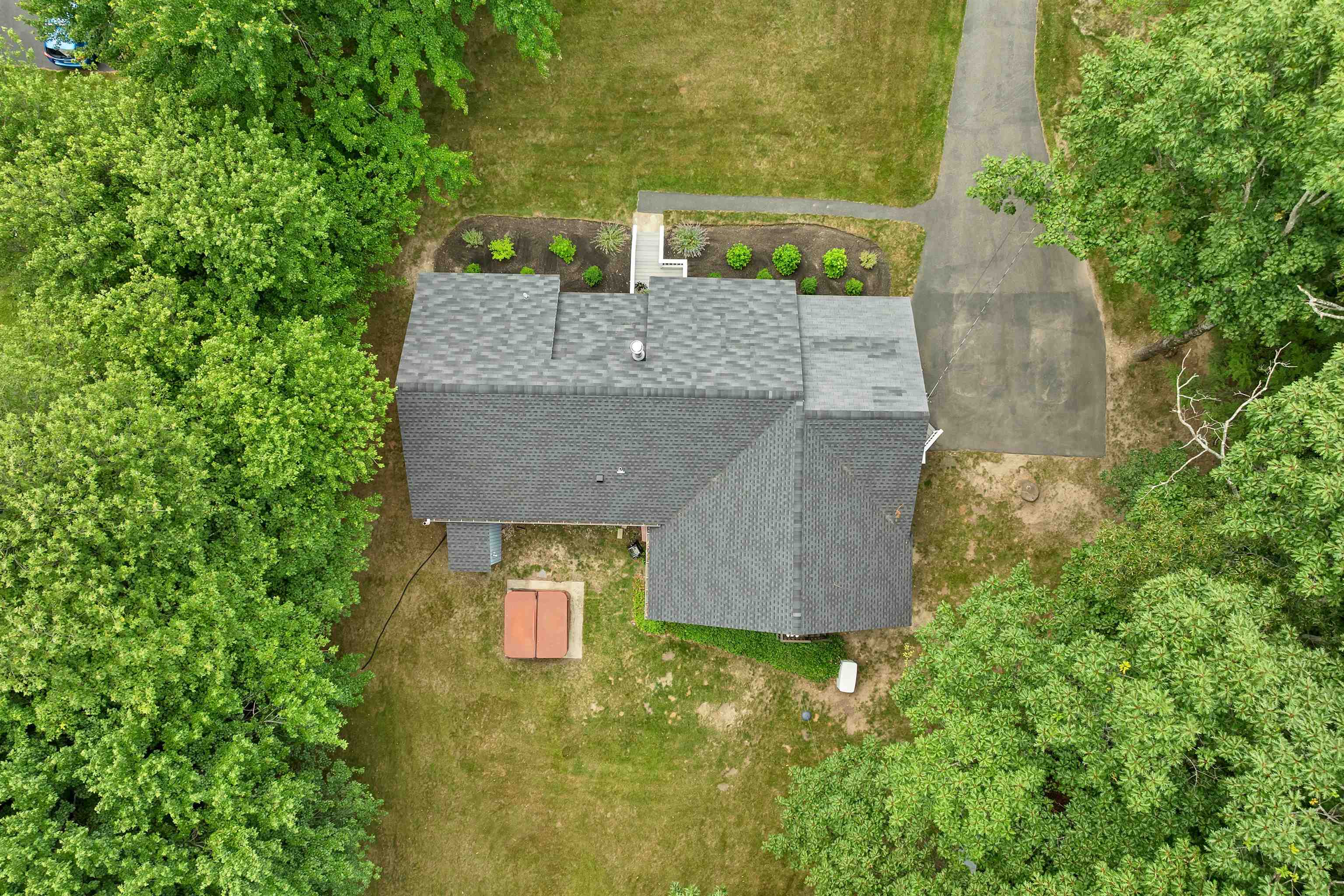 43 Redfield Cir, Derry, NH 03038