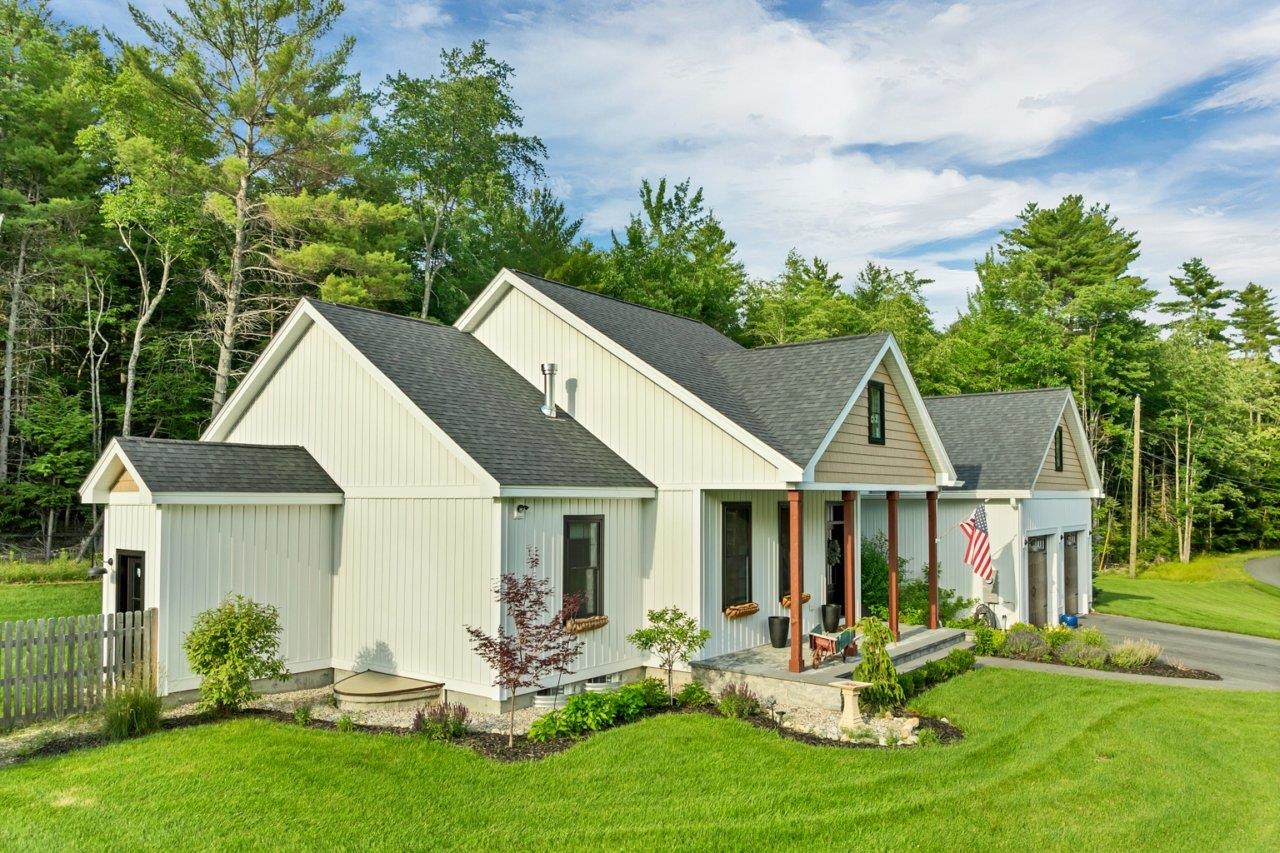78 Union Wharf Rd, Tuftonboro, NH 03853