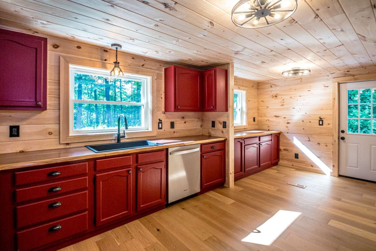 60 Brookside Ave, Albany, NH 03818