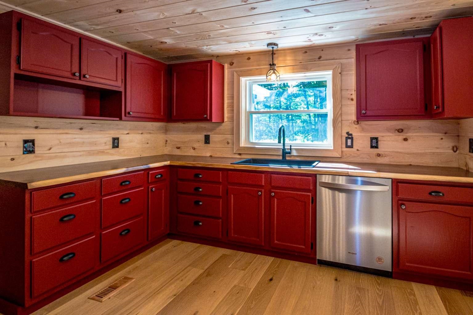 60 Brookside Ave, Albany, NH 03818
