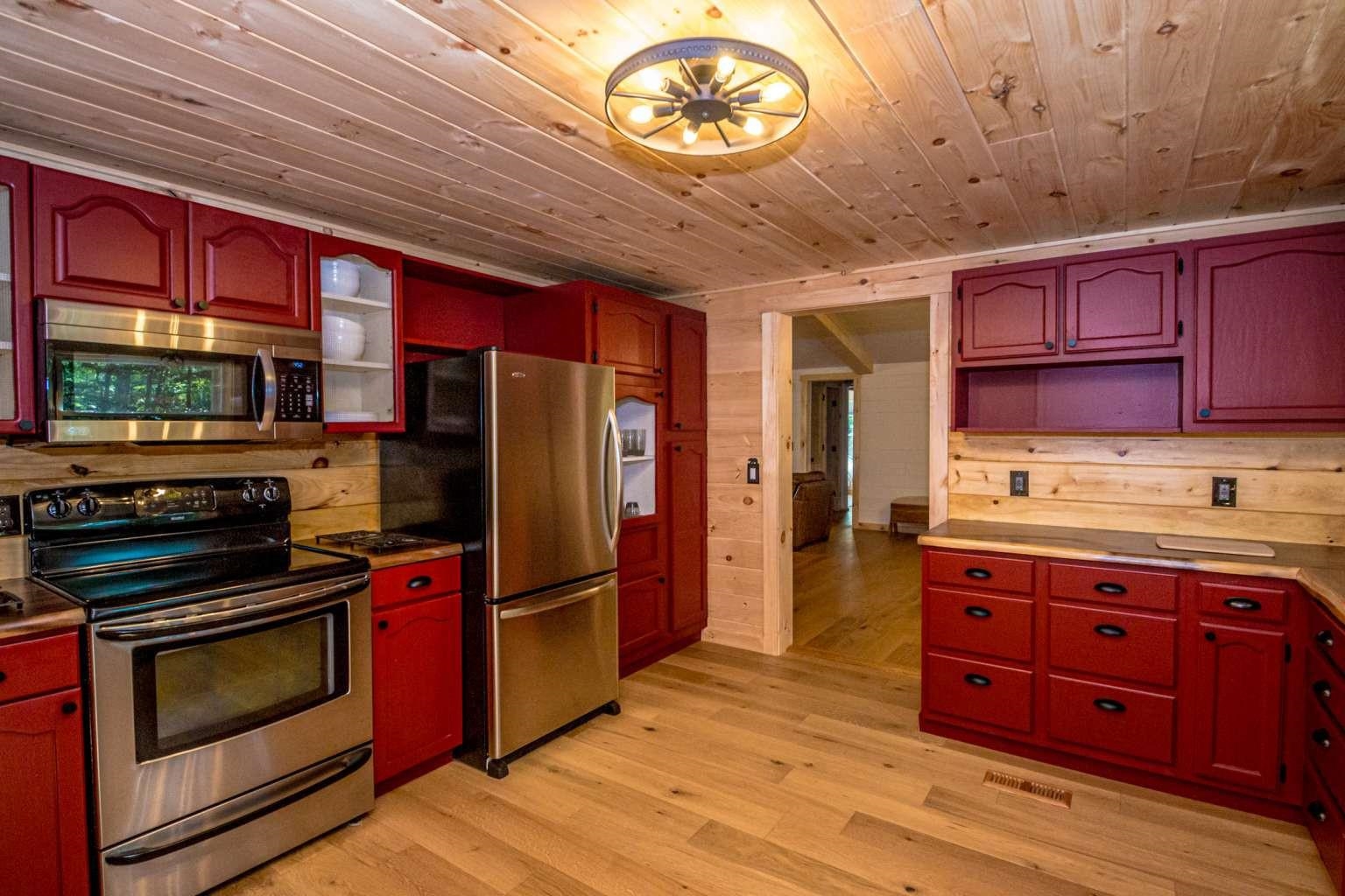 60 Brookside Ave, Albany, NH 03818