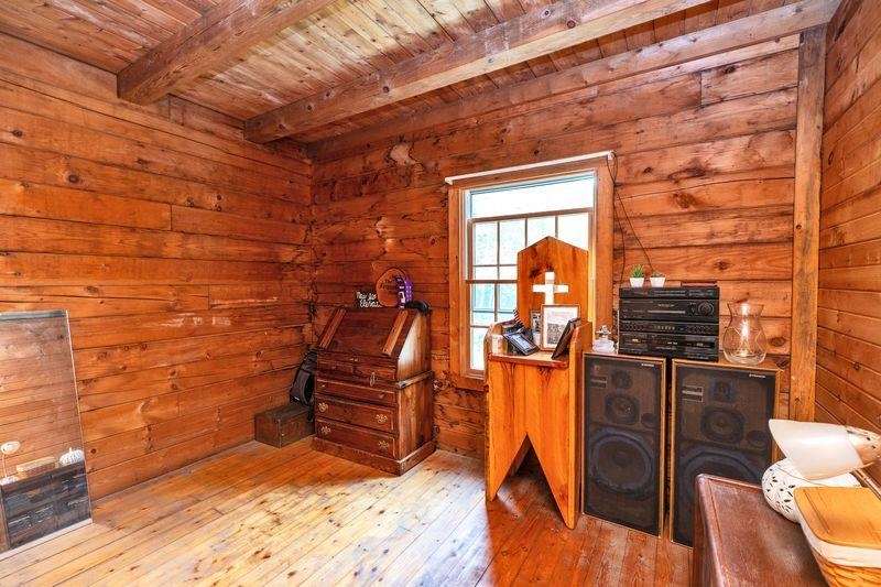 135 Upper Pratt Pond Rd, New Ipswich, NH 03071