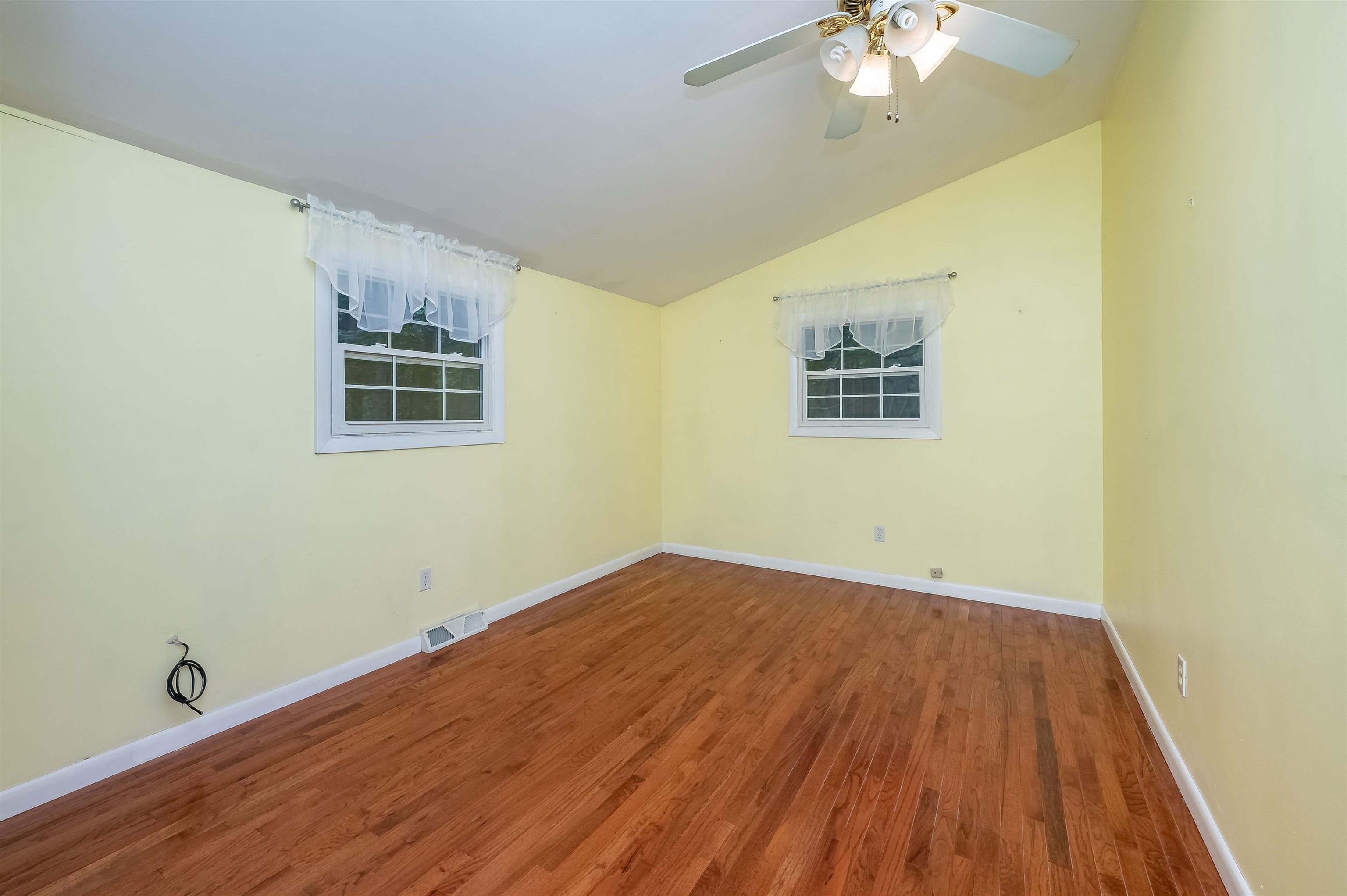 18 Dulko Cir, Wakefield, NH 03872