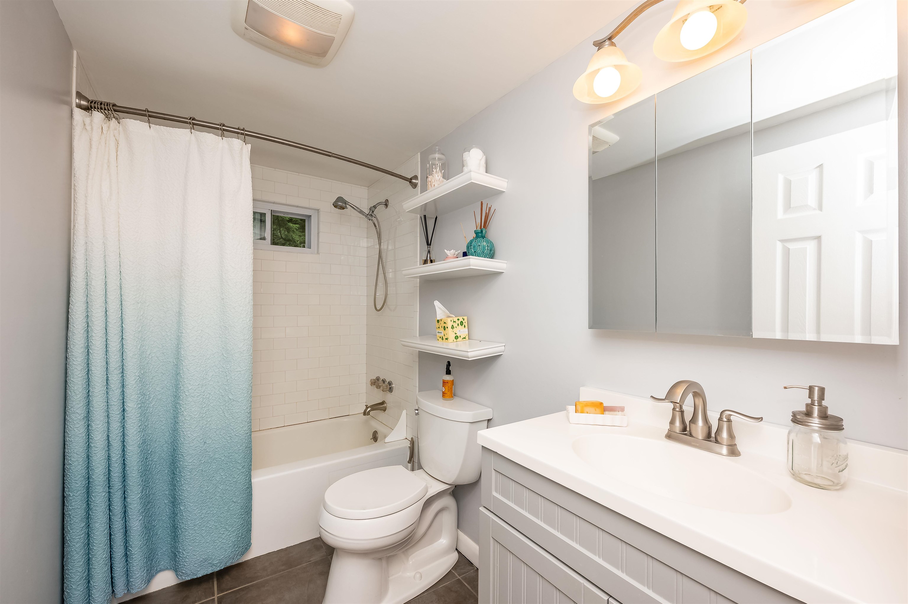 18 Dulko Cir, Wakefield, NH 03872
