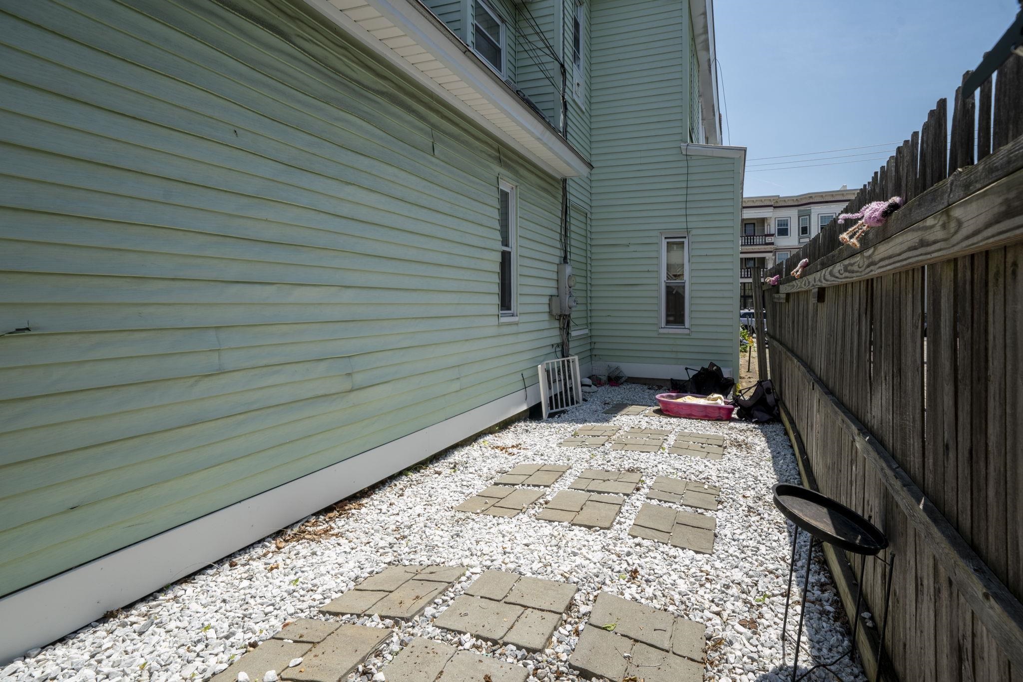 312 Merrimack St, Manchester, NH 03103