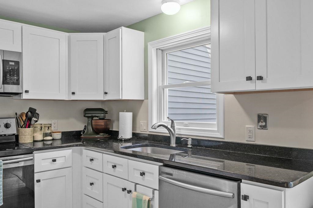 320 Portsmouth Ave, Greenland, NH 03840