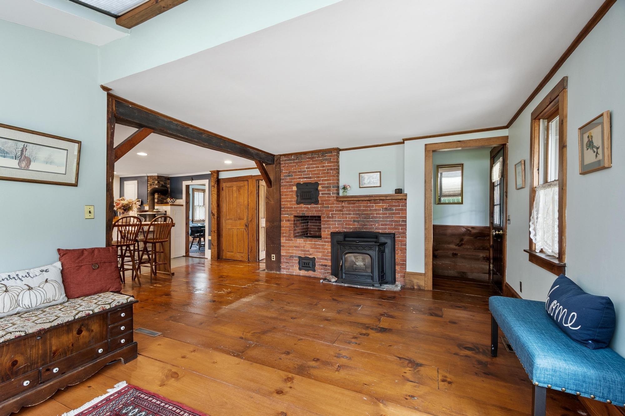 88 Post Rd, North Hampton, NH 03862