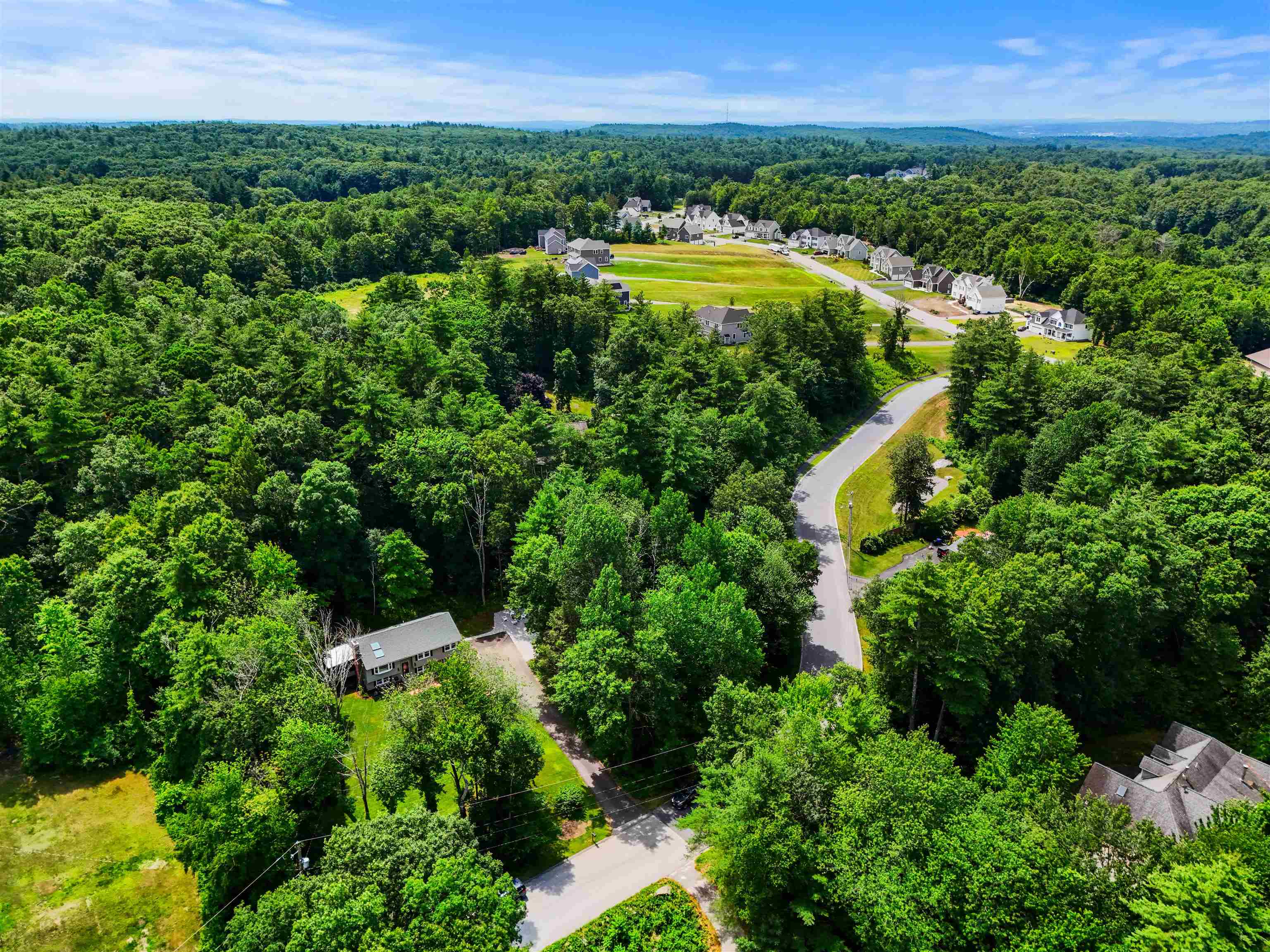 20 Hawkview Rd, Hudson, NH 03051