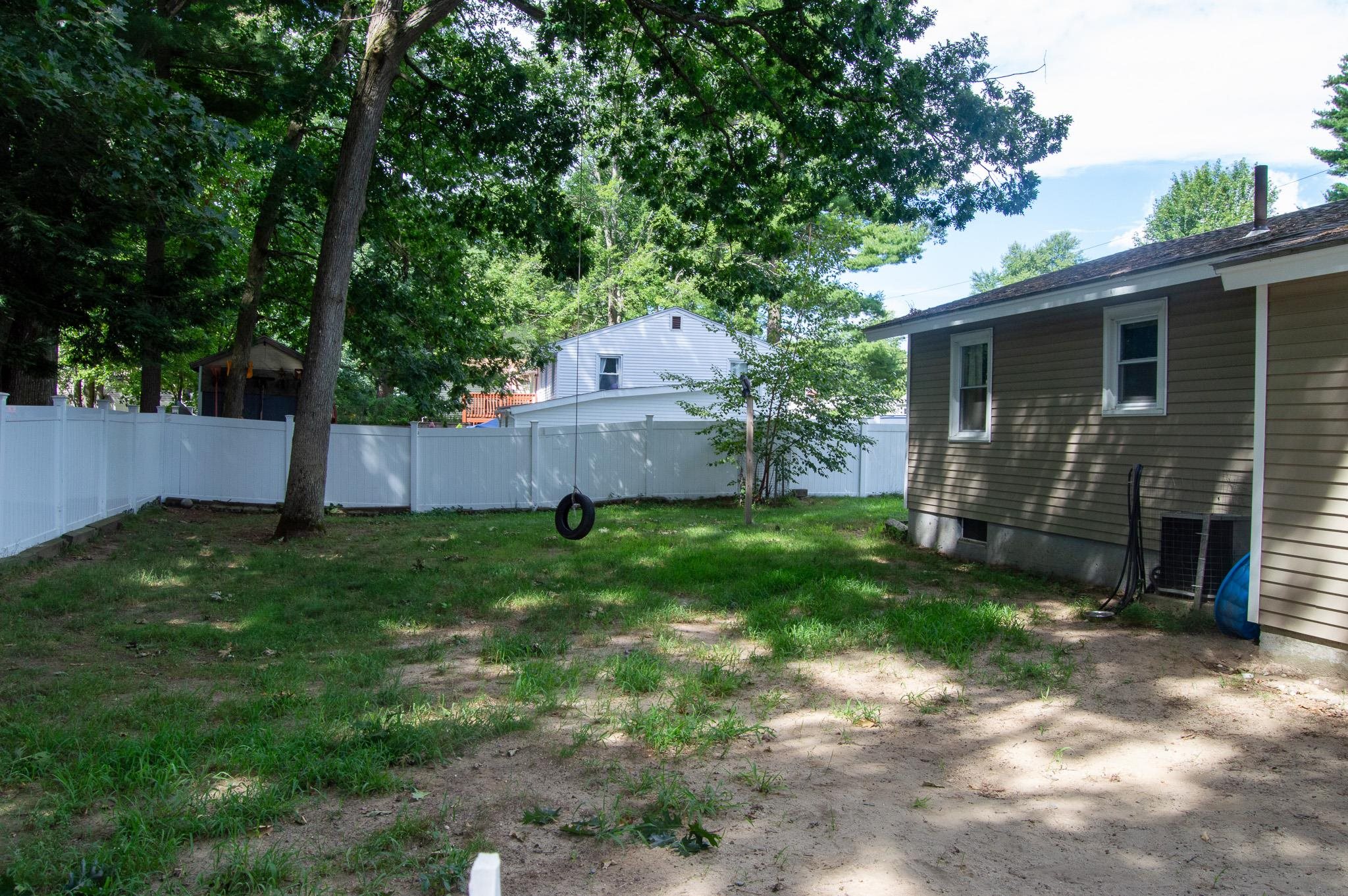 37 Damon Ave, Nashua, NH 03064