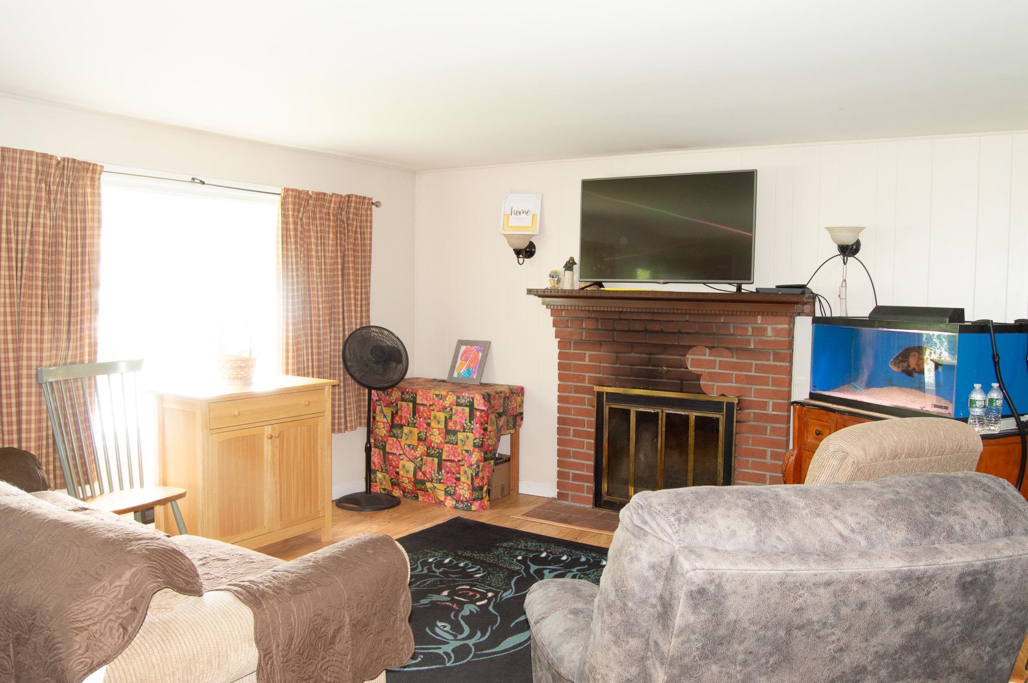 37 Damon Ave, Nashua, NH 03064