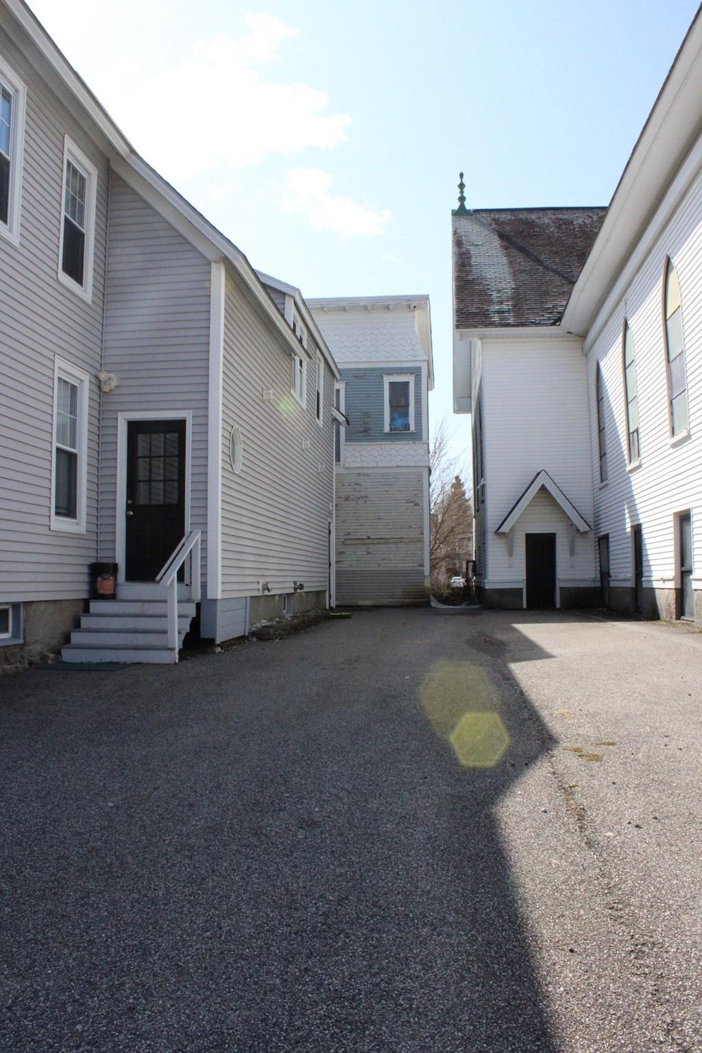 644 Pine St, Manchester, NH 03104