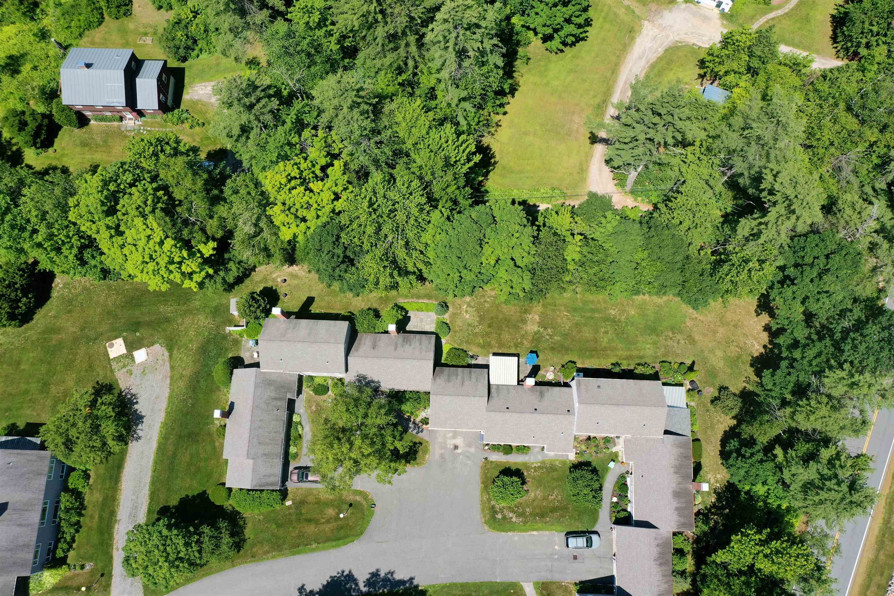 74 Hilltop Pl, New London, NH 03257